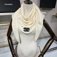 💟CHANEL 2026 Métiers d’art高级手工坊系列三角围巾,货号:AAC239B25397UC446白色 💟CHANEL 2026 Métiers d’art高级手工坊系列三角围巾,货号:AAC239B25397UC446白色