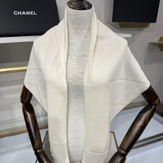 💟CHANEL 2026 Métiers d’art高级手工坊系列三角围巾,货号:AAC239B25397UC446白色 💟CHANEL 2026 Métiers d’art高级手工坊系列三角围巾,货号:AAC239B25397UC446白色