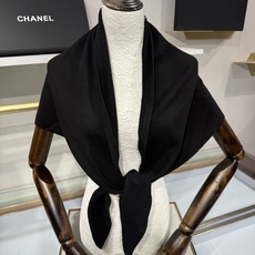 💟CHANEL 2026 Métiers d’art高级手工坊系列三角围巾,货号:AAC239B25397UC446白色 💟CHANEL 2026 Métiers d’art高级手工坊系列三角围巾,货号:AAC239B25397UC446白色