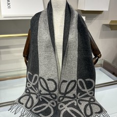 💟26年秋冬新款💕同步 LOEWE罗意威|双面拼色羊绒羊毛🤎💗 新品!粉拼驼这个配色真的温柔到骨子里 经典Anagram 💟26年秋冬新款💕同步 LOEWE罗意威|双面拼色羊绒羊毛🤎💗 新品!粉拼驼这个配色真的温柔到骨子里 经典Anagram