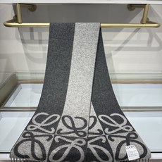 💟26年秋冬新款💕同步 LOEWE罗意威|双面拼色羊绒羊毛🤎💗 新品!粉拼驼这个配色真的温柔到骨子里 经典Anagram 💟26年秋冬新款💕同步 LOEWE罗意威|双面拼色羊绒羊毛🤎💗 新品!粉拼驼这个配色真的温柔到骨子里 经典Anagram