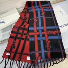 💟Burberry巴宝莉围巾. 双面羊恙绒围巾,双面两用设计,一面装饰 Burberry条纹、专属标识和品牌徽标图案。两 💟Burberry巴宝莉围巾. 双面羊恙绒围巾,双面两用设计,一面装饰 Burberry条纹、专属标识和品牌徽标图案。两