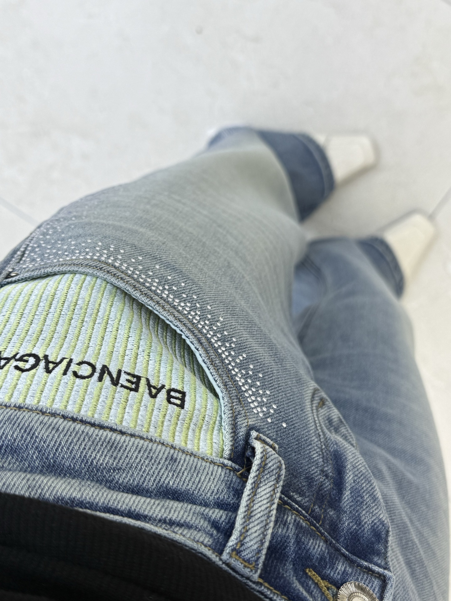 High-Quality Women’s Clothes and Exclusive Jeans with Packing B’s. - 图片 6