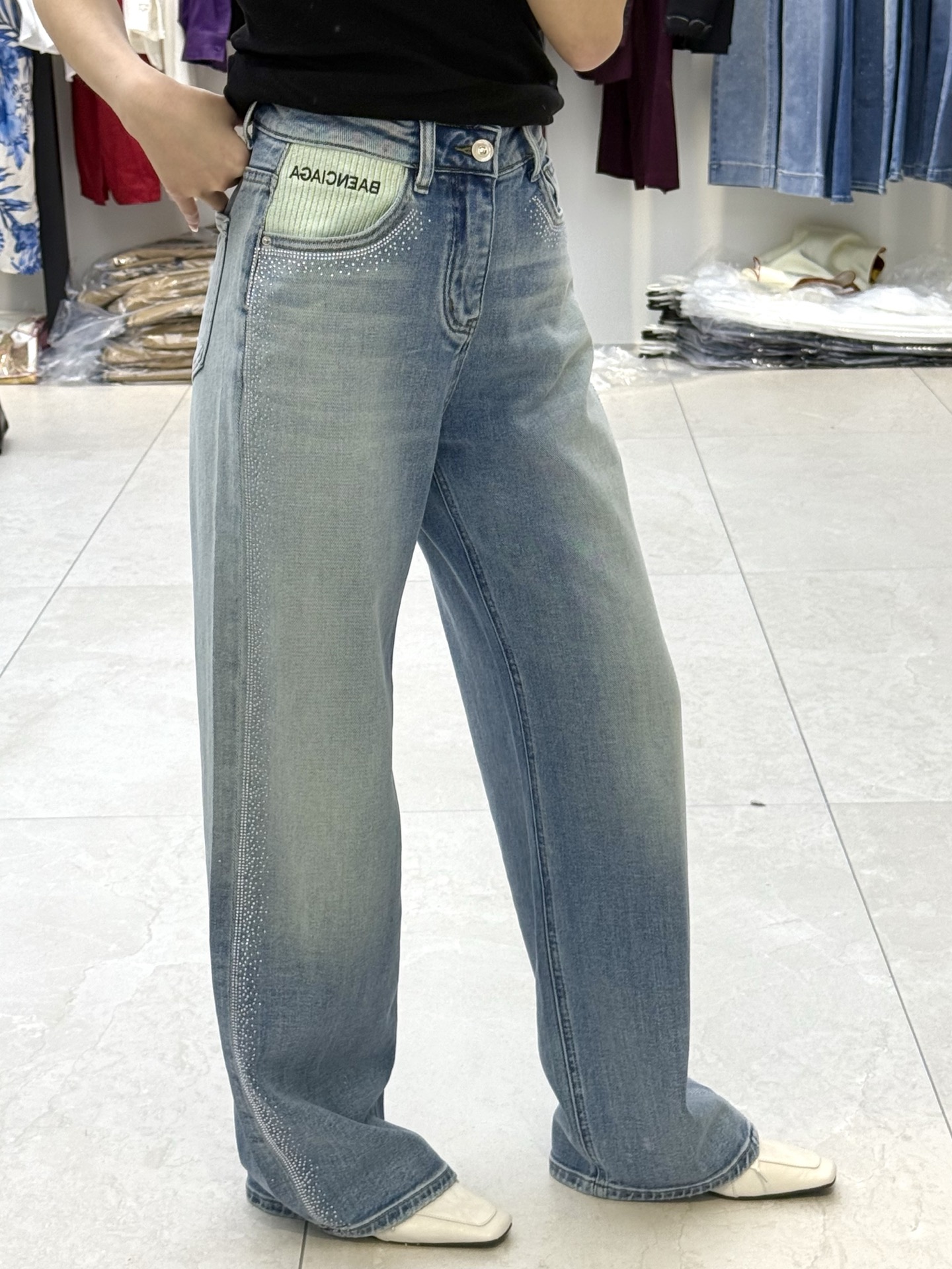 High-Quality Women’s Clothes and Exclusive Jeans with Packing B’s. - 图片 7