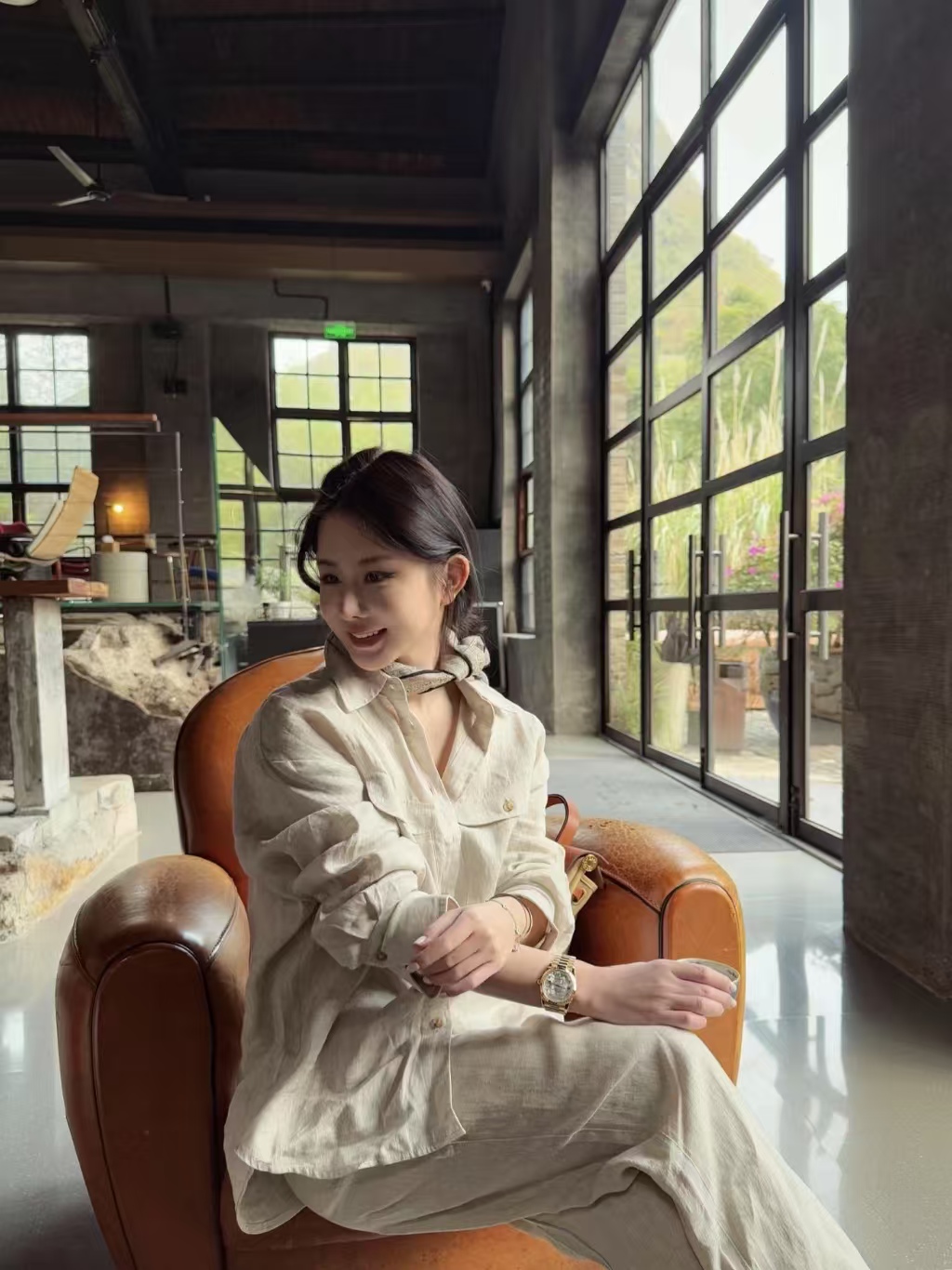 High-End Women’s Suit with Sandro’s Original Quality Rollout: Luxurious, Elegant, Natural. - 图片 3