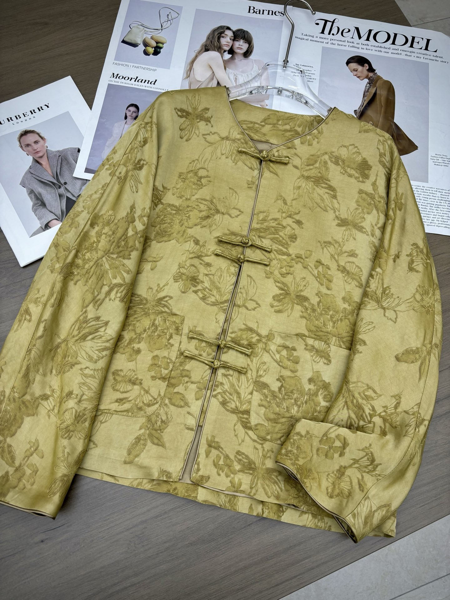 Elegant Champagne Gold Embossed Jacquard Short Coat with Mandarin Collar 8 i1755785103214 7835 0 7