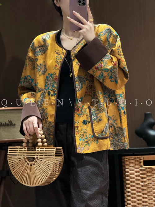 Elegant Yellow Silk Linen Jacquard Jacket, Retro Floral Print, Contrast Cuffs 1 Elegant Yellow Silk Linen Jacquard Jacket, Retro Floral Print, Contrast Cuffs