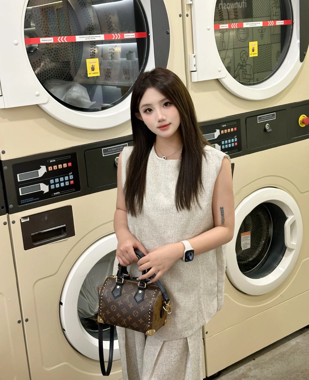 NO:551951,[Seedy 20 handbag] M13146 presbyopia/rivet show style,19860909【Seedy 20 手袋】 M13146老花/铆钉秀款,,Bag