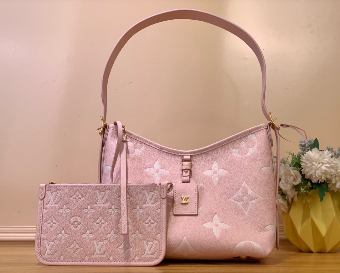 NO:620097,Top original order [CARRYALL small handbag] m14209 pink/silk screen This CarryAll Ys small handbag is made of Monogram Emreinte leather, showing the elegant style of the LV Milky Way series. The metal parts and detachable nameplate highlight the sophisticated atmosphere, and the inner pocket can properly store valuables. It can be carried by hand or tied on the shoulder strap to explore more carrying methods. Dimensions 24 x 12 x 29.5 cm  8219095,,louis vuitton19860909顶级原单【CARRYALL 小号手袋】 m14209 粉色/丝印 本款 CarryAll Ys小号手袋取材 Monogram Emreinte 皮革,展现 LV Milky Way 系列的雅致格调.金属件和可拆卸名牌彰显考究气息,内里口袋妥善收纳贵重物品,可手提或系上肩带探索更多背携方式. 尺寸24 x 12 x 29.5 厘米 8219095,,louis vuitton,Bag