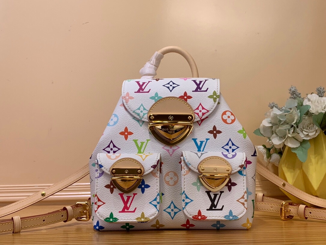 NO:619927,Top-quality original M13081 White Color Backpack Series Venice Backpack (Three Colors - Takashi Murakami) This Venice Jh Backpack uses smart details to convey the fun style of the Louis Vuitton  The most important thing is that it looks great no matter how you carry it!  Size 20 × 20 × 11 cm.7318085,,louis vuitton,cowhide19860909现货顶级原单M13081白彩 双肩包系列 Venice 双肩包（三彩-村上隆）本款 Venice Jh 双肩包 以灵动细节传递路易威登 x 村上隆再版系列的玩趣格调.Monogram 涂层帆布呈现艺术家笔下斑斓的彩虹色调,名牌融入蝴蝶结和挂锁装饰.巧用可调节牛皮革手柄和皮革肩带,懒人神器！ 最重要的是怎么背都超级好看！尺寸20 × 20 × 11 cm.7318085,,louis vuitton,cowhide,Bag