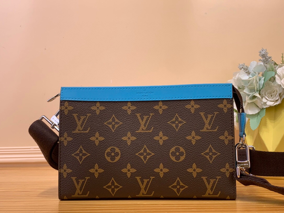 NO:619964,Upgraded version Top original item [Gaston Wearable Wallet] m12418 Presbyopia/Rose m12813 Presbyopia/Blue (Colorful) Part of the LV Colormania 18 collection, this Gaston Wearable Wallet is crafted in Monogram Macassar coated canvas with cowhide leather on the top and sides. The lining is the same color as the leather highlights. A zippered main compartment and a removable card holder – perfect for commuting cards – make it practical. Dimensions 22 x 14.5  x 4.5cm 4715055,,louis vuitton,wallets,cowhide19860909升级版 顶级原单【Gaston Wearable Wallet】m12418 老花/玫红色 m12813 老花/蓝色（七彩） 作为LV Colormania 18系列的一部分,这款Gaston可穿戴钱包采用Monogram Macassar涂层帆布,顶部和侧面采用牛皮.内衬与皮革亮点的颜色相同.拉链主隔间和可拆卸的卡夹——非常适合通勤卡——使其实用. 尺寸22 x 14.5 x 4.5厘米 4715055,,louis vuitton,wallets,cowhide,Bag