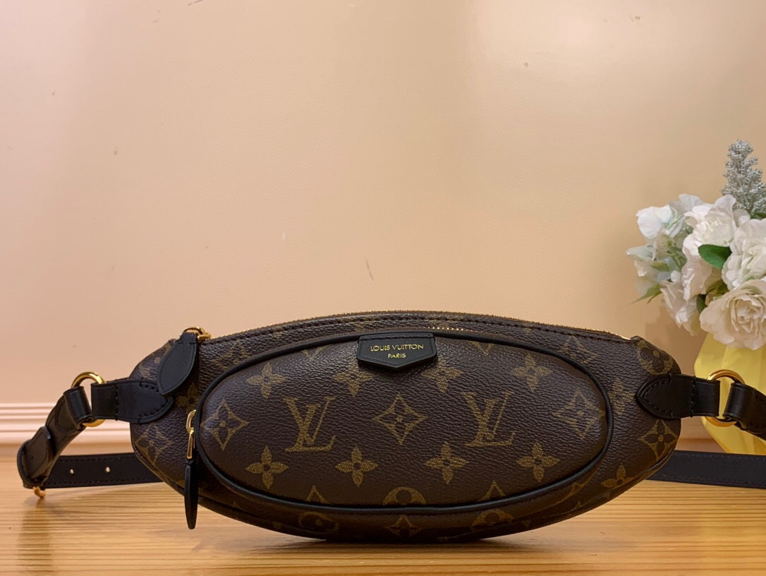 NO:620164,Top original item [KEEPIT waist bag] m14806 presbyopic/black Keepit Jh waist bag debuted at the spring and summer show. It is made of Monogram coated canvas to cut a compact shape, with adjustable shoulder straps and zippered outer compartments. It can be carried easily in daily needs with a variety of carrying methods. The front leather label expresses the Louis Vuitton logo. Size 12 x 6 x 29 cm 4515055,, louis vuitton19860909顶级原单【KEEPIT 腰包】 m14806 老花/黑色 Keepit Jh 腰包于 春夏秀场初次亮相,选用 Monogram 涂层帆布裁出紧凑构型,搭配可调节肩带和拉链外隔层,以多种背携方式实现日常所需的轻松随行.正面皮革标签抒写路易威登标识. 尺寸12 x 6 x 29 厘米 4515055,,louis vuitton,Bag