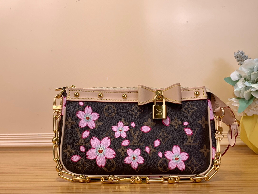 NO:621108,Top original order [LV x TM OCHETTE ACCESSOIRES handbag] M13666 Sakura/Takashi Murakami This ochette Accessoires Jj handbag is made of classic Monogram canvas with the bright Cherry Blossom pattern written by Takashi Murakami, which expresses the distinctive elements of the Louis Vuitton x Takashi Murakami replica series in a playful style. The leather bow and LV  An inscribed padlock lights up the upper edge, and dazzling studs and a detachable chain add a touch of irreverent style. Size 13 x 4 x 22 cm 4815055,,louis vuitton,louis vuitton19860909顶级原单【LV x TM OCHETTE ACCESSOIRES 手袋】 M13666樱花/村上隆 本款 ochette Accessoires Jj手袋为经典 Monogram 帆布融入村上隆笔下的明媚 Cherry Blossom 图案,以玩趣格调道出路易威登 x 村上隆复刻系列的鲜明元素.皮革蝴蝶结与 LV 铭纹挂锁点亮上缘,耀目饰钉与可拆卸链条注入一丝不羁气息. 尺寸13 x 4 x 22 厘米 4815055,,louis vuitton,louis vuitton,Bag