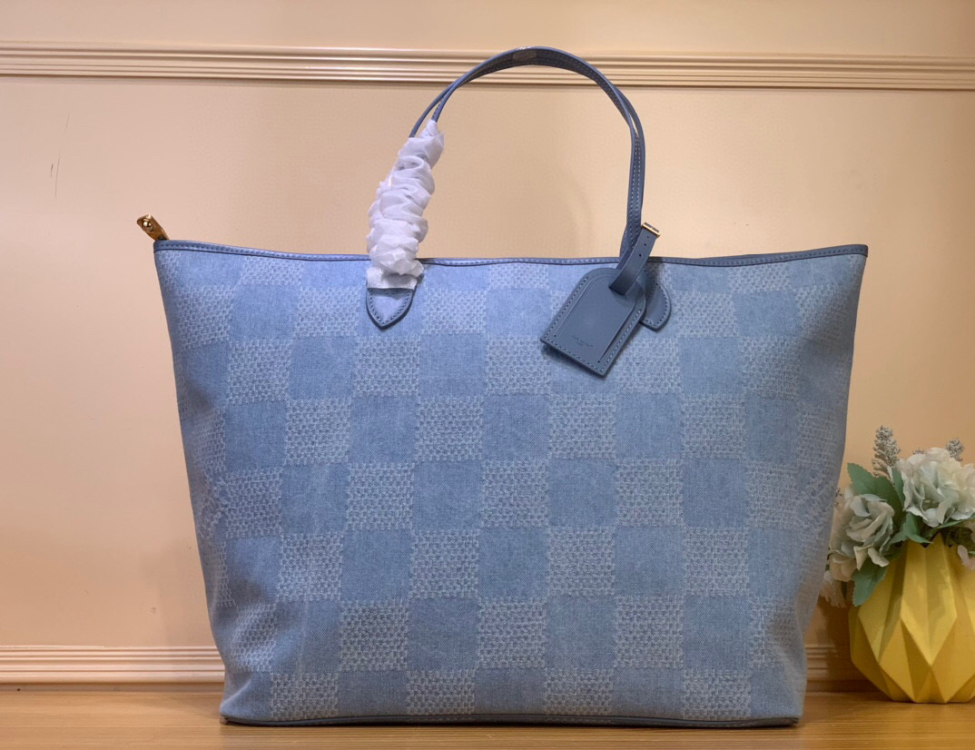 NO:552082,Top original item [NEVEREVERFULL Handbag] N00198 Denim/Platform This Nevereverfull hr tote bag is made of Damier Denim 3D cotton canvas to interpret a chic plaid, with polished metal parts and leather trims to show its elegant style. The zipper opens to ample space, and the detachable cotton denim canvas pocket protects your belongings. Dimensions 38 x 23 x 60 cm 7018085 (H x  width x length),,totes19860909顶级原单【NEVEREVERFULL 手袋】 N00198 牛仔/格子 本款 Nevereverfull hr 托特包以 Damier Denim 3D 棉质帆布演绎别致格纹,借抛光金属件和皮革饰边展露俊逸风采.拉链开启充裕空间,与可拆卸棉质丹宁帆布口袋共同守护随身物品. 尺寸38 x 23 x 60 厘米 7018085 (高 x 宽 x 长度),,totes,Bag