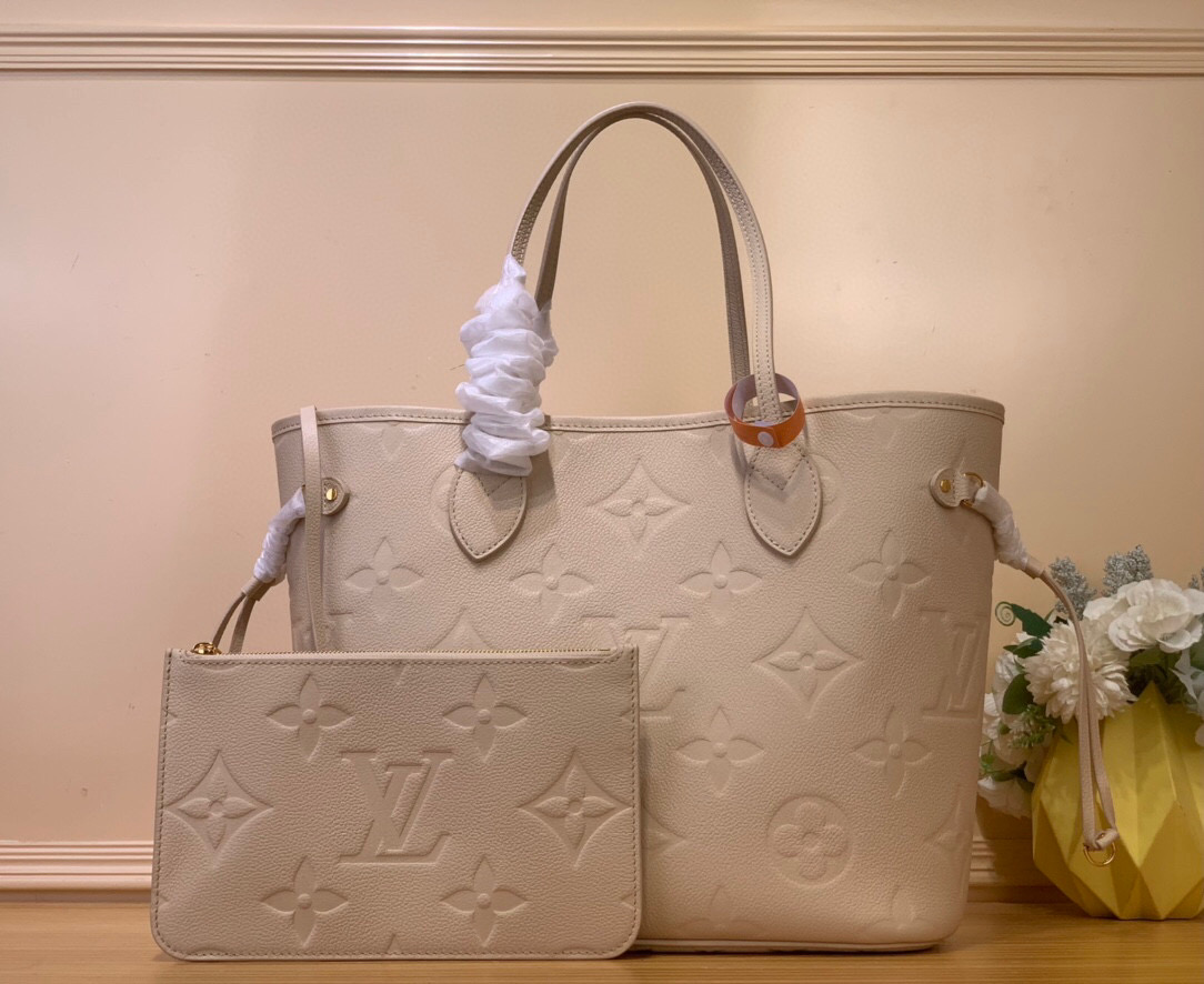 NO:551515,Top original order [NeverfullLv shopping bag] m45686 45685 milk tea color (embossed) This Neverfull Ys medium handbag is made of Monogram Emreinte soft embossed leather. Tighten the drawstrings on both sides, and the ample capacity can also be transformed into a compact urban handbag; the long handle allows you to switch between shoulder and elbow. Dimensions 31 x 28 x 14  cm.981105085..,,louis vuitton19860909顶级原单【NeverfullLv 购物袋】 m45686 45685奶茶色（压花） 本款 Neverfull Ys中号手袋取材 Monogram Emreinte 软压纹皮革.收紧两侧束带,充裕容量亦可化身小巧都市手袋；长款手柄实现肩背、肘挎随心切换. 尺寸31 x 28 x 14 厘米.981105085..,,louis vuitton,Bag