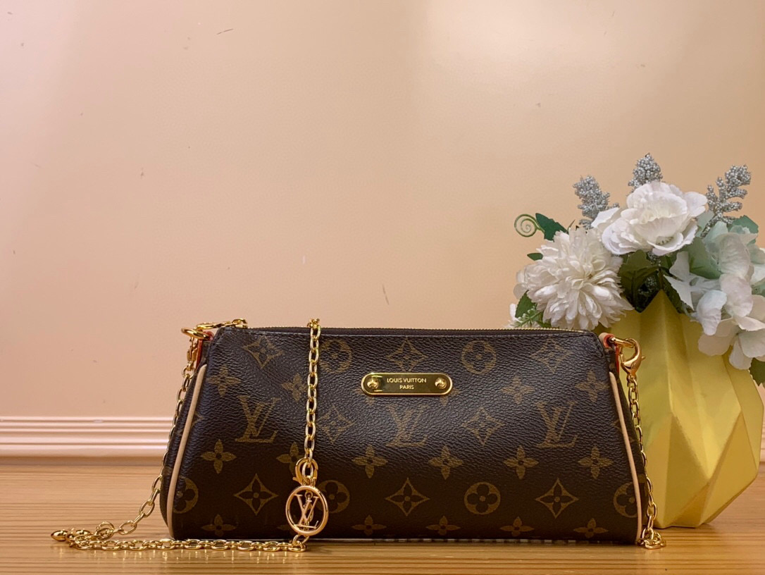 NO:551638,Top original order [OCHETTE EVA handbag] m13567 This ochette Eva Lt handbag is made of the brand's Monogram  width x length),,louis vuitton19860909顶级原单【OCHETTE EVA 手袋】 m13567 本款 ochette Eva Lt手袋为品牌 Monogram xh帆布搭配撞色皮革饰边,以别致笔触传递典雅风范.路易威登铭纹标识牌和可拆卸链条相得益彰,恰宜构型便于收纳短款钱夹和化妆品等日常所需. 尺寸11 x 5 x 27 厘米 3615042.. (高 x 宽 x 长度),,louis vuitton,Bag