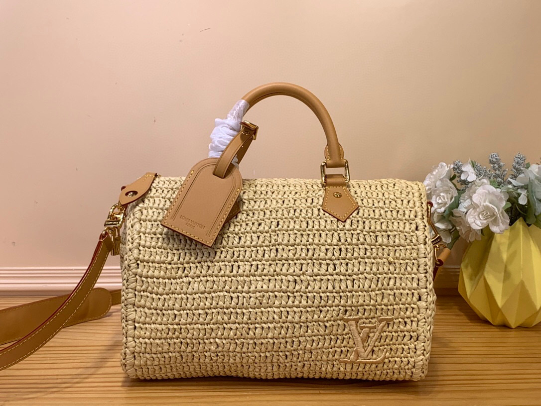 NO:551733,Top original item [SEEDY 30 BANDOULIRE handbag] m14457 Woven/Summer This Seedy 30 Bandoulière Gx handbag is made of raffia, with exquisite craftsmanship giving each finished product a unique style, and adding vintage charm with distressed cow leather. LV letter embroidery is in the front corner, and the top handle and detachable and adjustable shoulder strap allow for flexible carrying. Size 22 x 19 x 34  cm 8019095 (height x width x length),,louis vuitton,cowhide19860909顶级原单【SEEDY 30 BANDOULIRE 手袋】 m14457 编织/ 夏天 本款 Seedy 30 Bandoulière Gx手袋取材拉菲草,以精湛匠艺赋予每件成品别样风采,再借做旧牛皮革增添复古韵味.LV 字母刺绣栖身正面一隅,顶部手柄和可拆卸并调节肩带实现灵活背携. 尺寸22 x 19 x 34 厘米 8019095 (高 x 宽 x 长度),,louis vuitton,cowhide,Bag