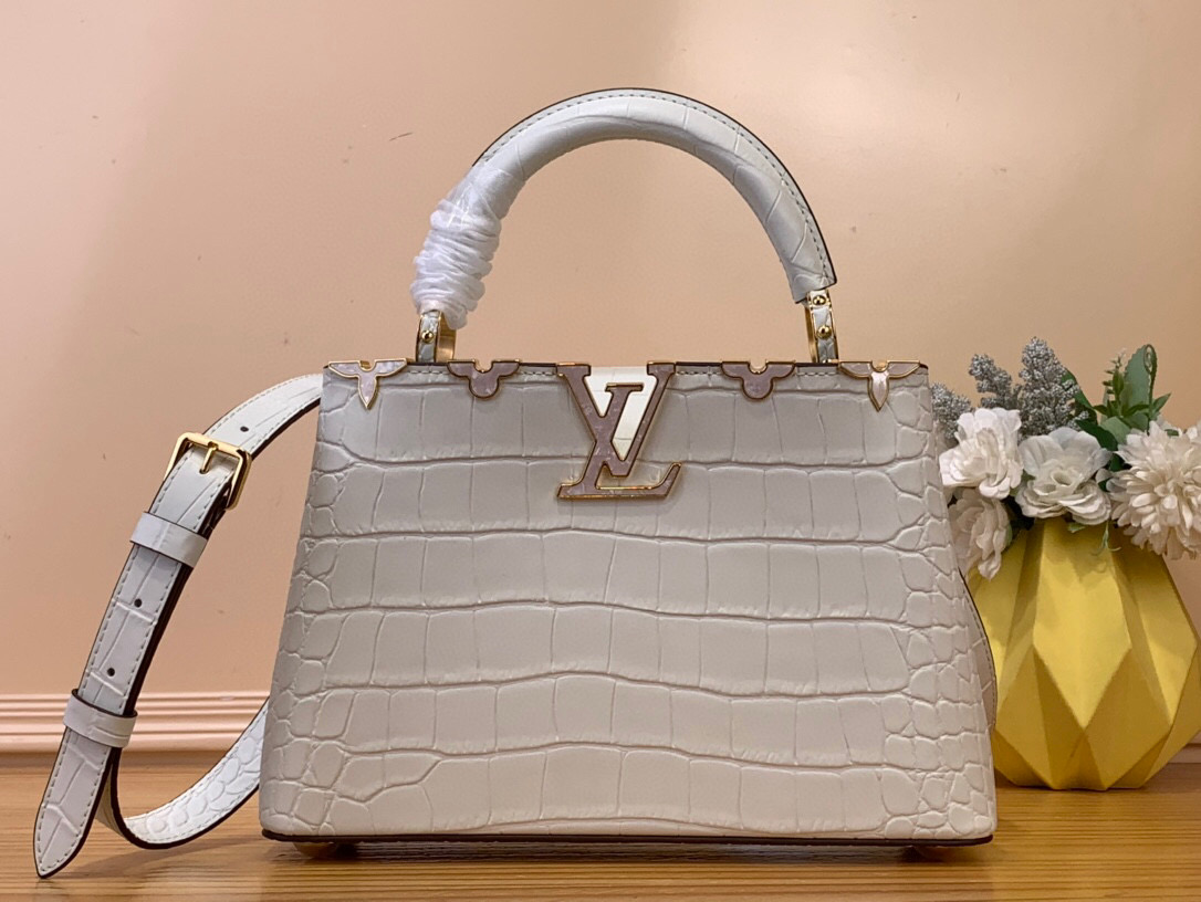 NO:551871,Top original order [Caucines small handbag] N93419 48865 white (crocodile pattern-floral mother-of-pearl/gold buckle) noble crocodile skin pattern, luxurious goatskin lining, shiny metal accessories, the unique Caucines jw flap can be stored in the bag to display the letter logo, and can be turned out to present the Monogram Flower pattern. Size 27* 18* 9 cm  125121350,,sheepskin,crocodile skin19860909顶级原单【Caucines小号手袋】N93419 48865 白色（鳄鱼纹-花卉贝母/ 金扣） 高贵的鳄鱼皮纹,奢华的山羊皮衬里,闪亮的金属饰件,特有的Caucines jw搭盖既可收入包内展示字母标识,又可外翻 呈现Monogram Flower图案 . 尺寸27* 18* 9 cm 125121350,,sheepskin,crocodile skin,Bag