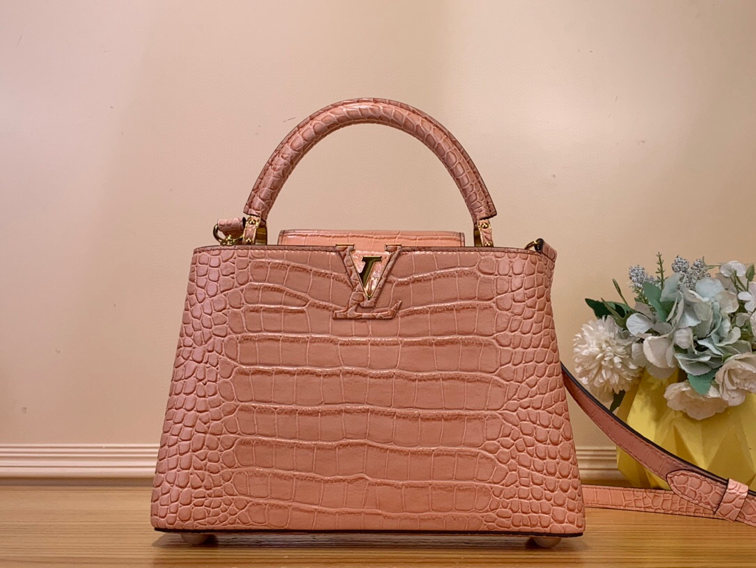 NO:551885,Top original order [Caucines small handbag] N93419 48865 92173 orange gilt (crocodile pattern), noble crocodile skin pattern, luxurious goatskin lining, shiny metal accessories, the unique Caucines jw flap can be stored in the bag to display the letter logo, and can be turned out to present the Monogram Flower pattern. Size 27* 18* 9 cm  125121350,,sheepskin,crocodile skin19860909顶级原单【Caucines小号手袋】N93419 48865 92173橘色鎏金（鳄鱼纹） 高贵的鳄鱼皮纹,奢华的山羊皮衬里,闪亮的金属饰件,特有的Caucines jw搭盖既可收入包内展示字母标识,又可外翻 呈现Monogram Flower图案 . 尺寸27* 18* 9 cm 125121350,,sheepskin,crocodile skin,Bag