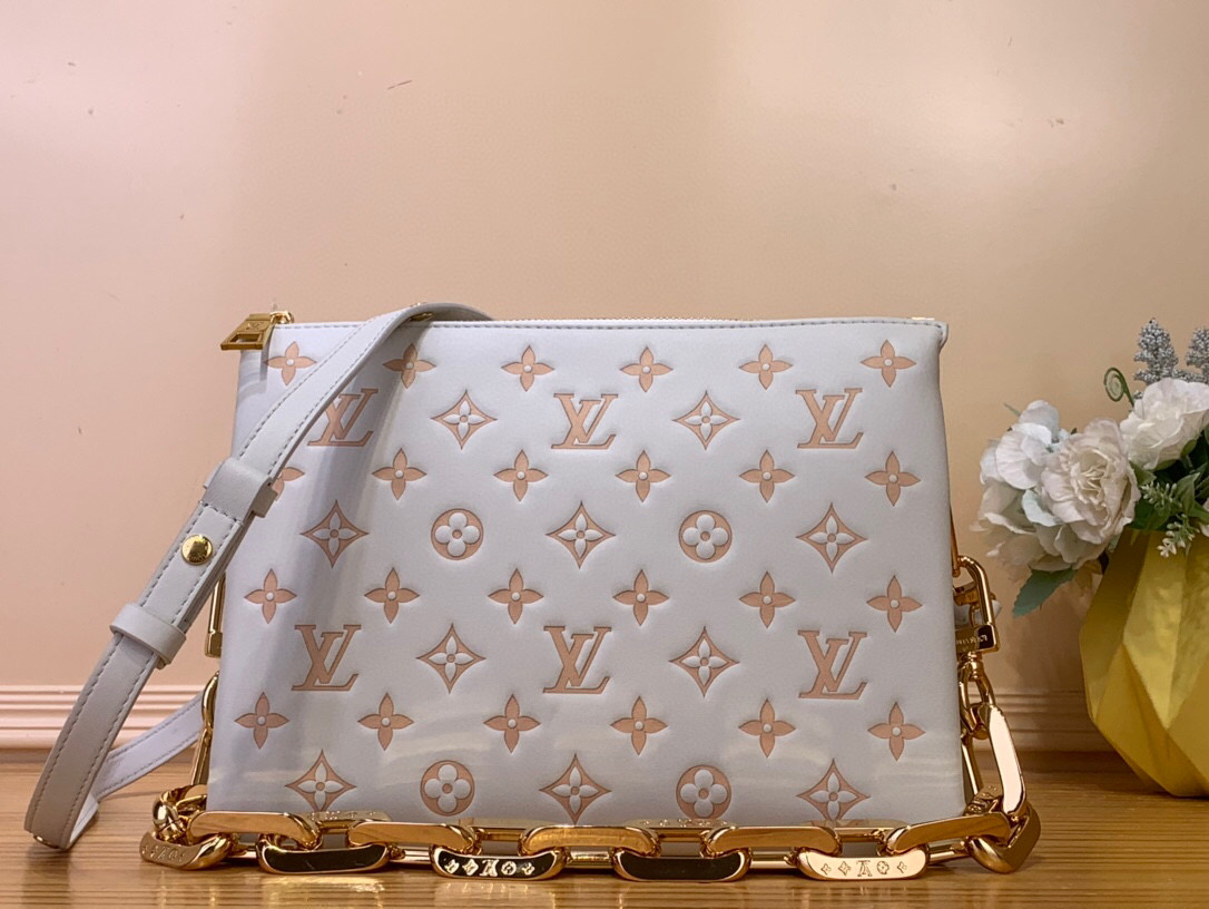 NO:552052,Top original order [COUSSIN small handbag] m14503 This Coussin small handbag is from the Sring In The City cc series. It is made of classic Monogram Emreinte leather to create a two-tone effect of different shades. The rough LV chain is integrated with shiny shell details. The right size can easily store daily needs. It can be worn cross-body, shoulder or hand-held. Size 20 x 12 x 26 cm  7518085 (height x width x length),,louis vuitton19860909顶级原单【COUSSIN 小号手袋】m14503 本款 Coussin 小号手袋出自 Sring In The City cc系列,以经典 Monogram Emreinte 皮革营造深浅有致的双色效果.粗犷 LV 链条融入莹润贝壳细节,恰宜尺寸可轻松收纳日常所需,斜挎、肩背或手提皆宜. 尺寸20 x 12 x 26 厘米 7518085 (高 x 宽 x 长度),,louis vuitton,Bag