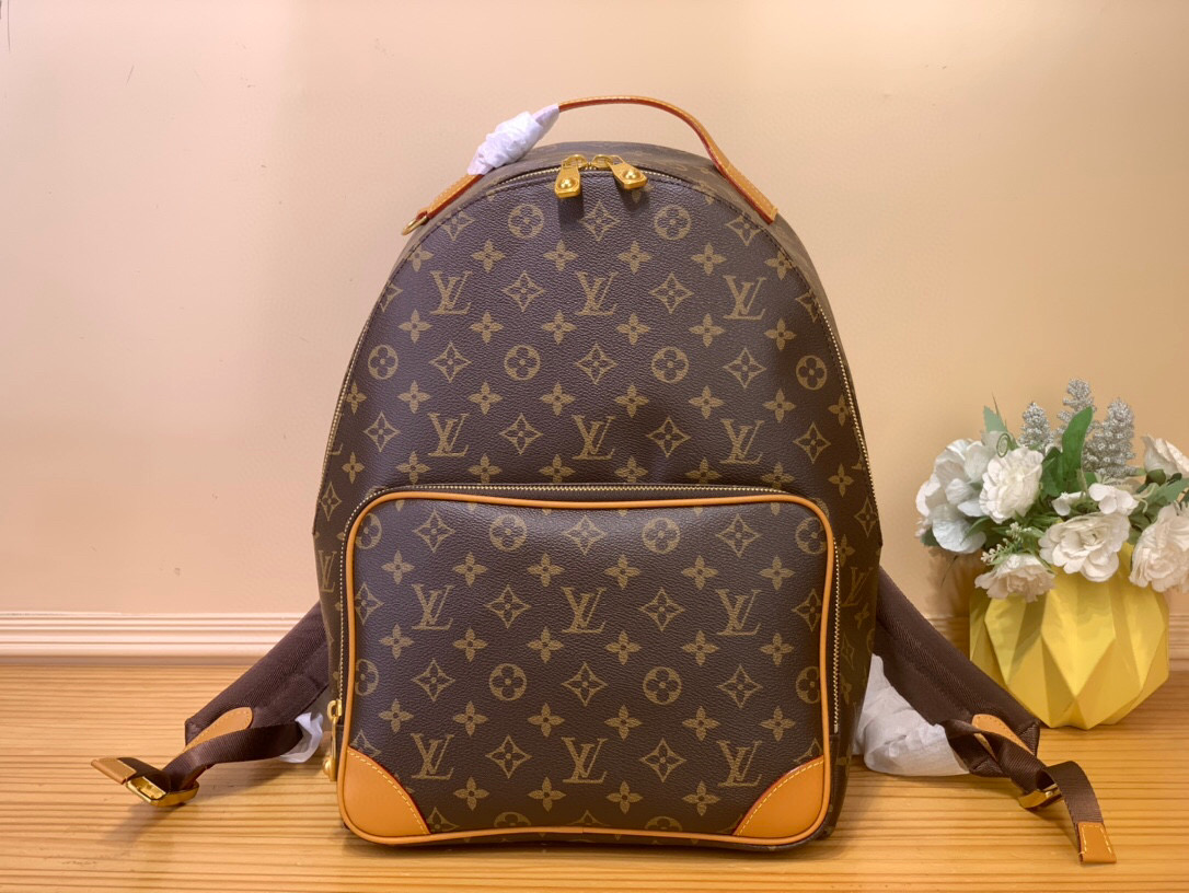 NO:552118,Top original item [DISCOVERY CARGO Backpack] m25979 vintage / vc This Discovery Cargo Hx backpack is made of Monogram canvas with distressed cow leather trim and calm fabric lining, upgrading the daily look with a handsome style. There is ample space to accommodate a 14-inch laptop, the workwear front pocket is convenient for storing a small tablet, and the inner patch pocket allows you to easily carry your mobile phone and wallet. Size 39 x 19 x 30  cm.6018075 (height x width x length),,cowhide19860909顶级原单【DISCOVERY CARGO 双肩包】 m25979 复古 / vc 本款 Discovery Cargo Hx 双肩包为 Monogram 帆布融入做旧牛皮革饰边及沉稳织物内衬,以俊朗格调升级日常造型.充裕空间可容纳 14 寸笔记本电脑,工装前袋便于存放小型平板电脑,内贴袋令手机和钱夹轻松随行. 尺寸39 x 19 x 30 厘米.6018075 (高 x 宽 x 长度),,cowhide,Bag