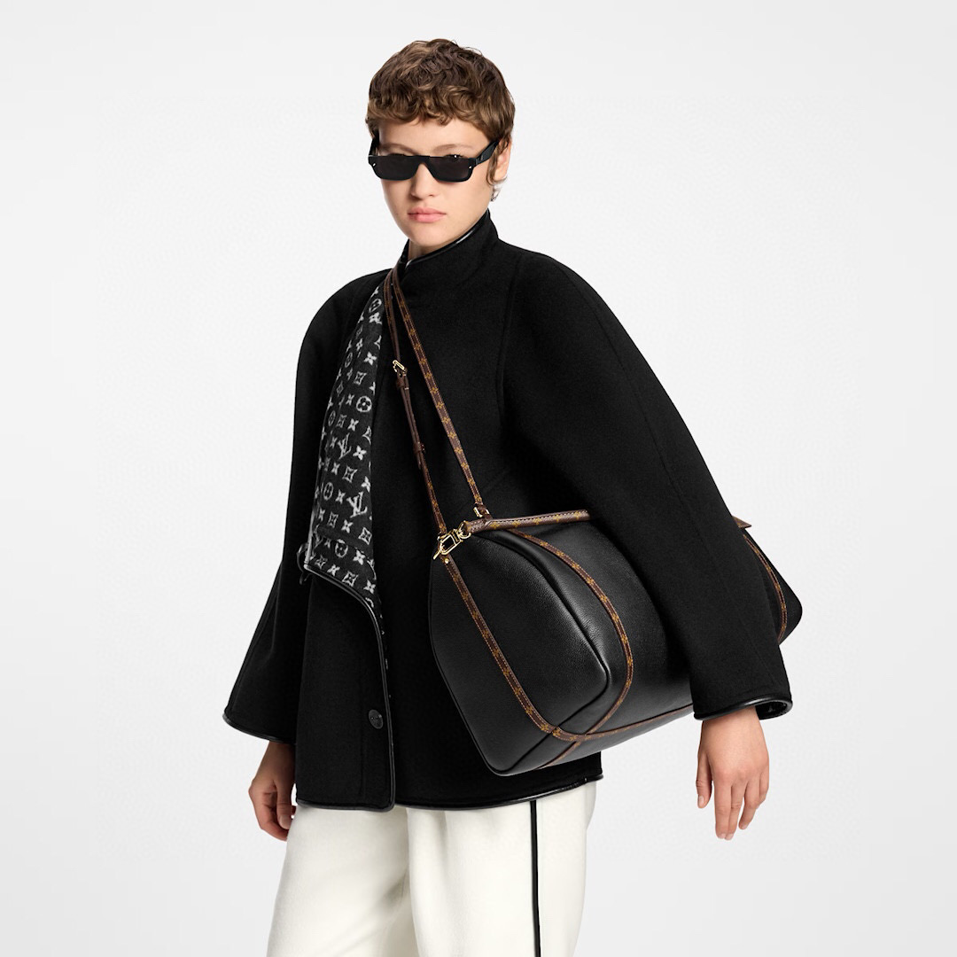 NO:552244,[EXRESS large handbag] m26451 apricot m26037 black official website picture,19860909【EXRESS 大号手袋】 m26451 杏色 m26037 黑色官网图,,Bag