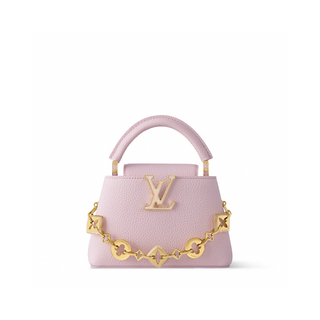 NO:552329,Top original order [CAUCINES mini handbag] m14971 blue/floral caltrop chain m14972 pink purple/floral caltrop chain The Caucines Mini Hr handbag is named after the Paris street where Louis Vuitton first opened its store in 1854. This time it is newly added to the Harmony series. The Monogram floral chain, which is like jewelry, elegantly lights up the Taurillon  Cow leather bag body, ample interior can easily store short wallets, keys, lipstick and other daily needs. Dimensions 14 x 8 x 21 cm.112121250 Dimensions 17.3 x 9 x 27 cm 118121300 (height x width x length),,louis vuitton,cowhide19860909顶级原单【CAUCINES 迷你手袋】 m14971 蓝色/ 花卉菱角链条 m14972 粉紫色/ 花卉菱角链条 Caucines Mini Hr手袋以 1854 年路易威登初次开设门店的巴黎街道命名,此次焕新加入 Harmony 系列.灿若珠宝的 Monogram 花卉链条优雅点亮 Taurillon 牛皮革包身,充裕内里可轻松收纳短款钱夹、钥匙、口红等日常所需. 尺寸14 x 8 x 21 厘米.112121250 尺寸17.3 x 9 x 27 厘米 118121300 (高 x 宽 x 长度),,louis vuitton,cowhide,Bag