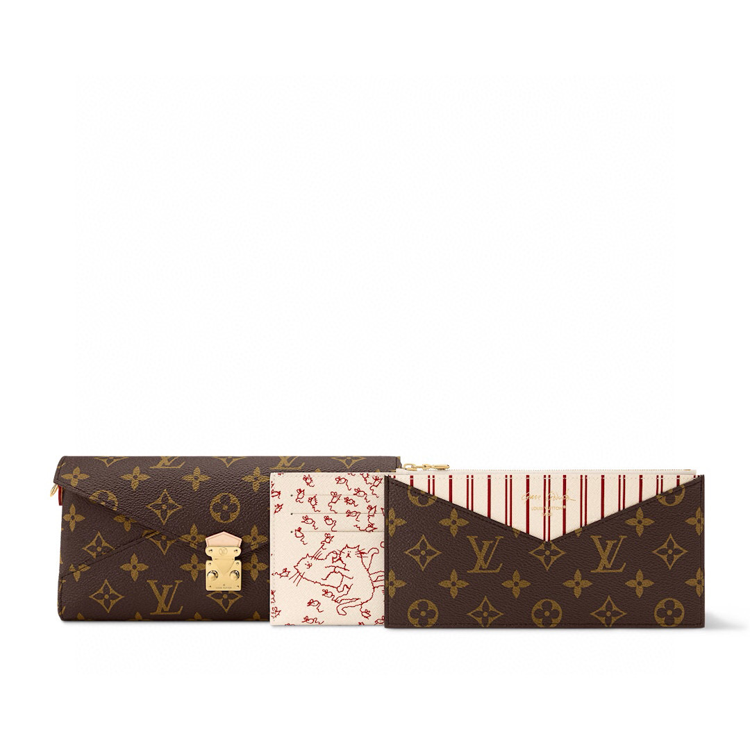 NO:552400,Top Original [Organizer Chane Kirigami] m15150 Presbyopia/Animal Silk Screen LV Travels With Grace Coddington MS Collection showcases this fun Kirigami chain organizer. The piece is made from iconic Monogram canvas, enhanced with House's S lock closure, and reveals a stylist's hand-painted cat print lining. There is also a removable zippered pocket inside, as well as a flat pocket that can hold six cards. Dimensions 23 x 11 x  2 cm 4215055 (length x height x width),, louis vuitton19860909顶级原单【Organizer chane Kirigami】m15150 老花/ 动物丝印 LV Travels With Grace Coddington Ms系列展示了这个有趣的Kirigami链组织者.这件作品由标志性的Monogram帆布制成,用House的S锁扣增强,并露出造型师手绘的猫印花衬里.内部还有一个可拆卸的拉链口袋,以及一个可以容纳六张卡片的扁平口袋. 尺寸23 x 11 x 2厘米 4215055（长度x高度x宽度）,,louis vuitton,Bag