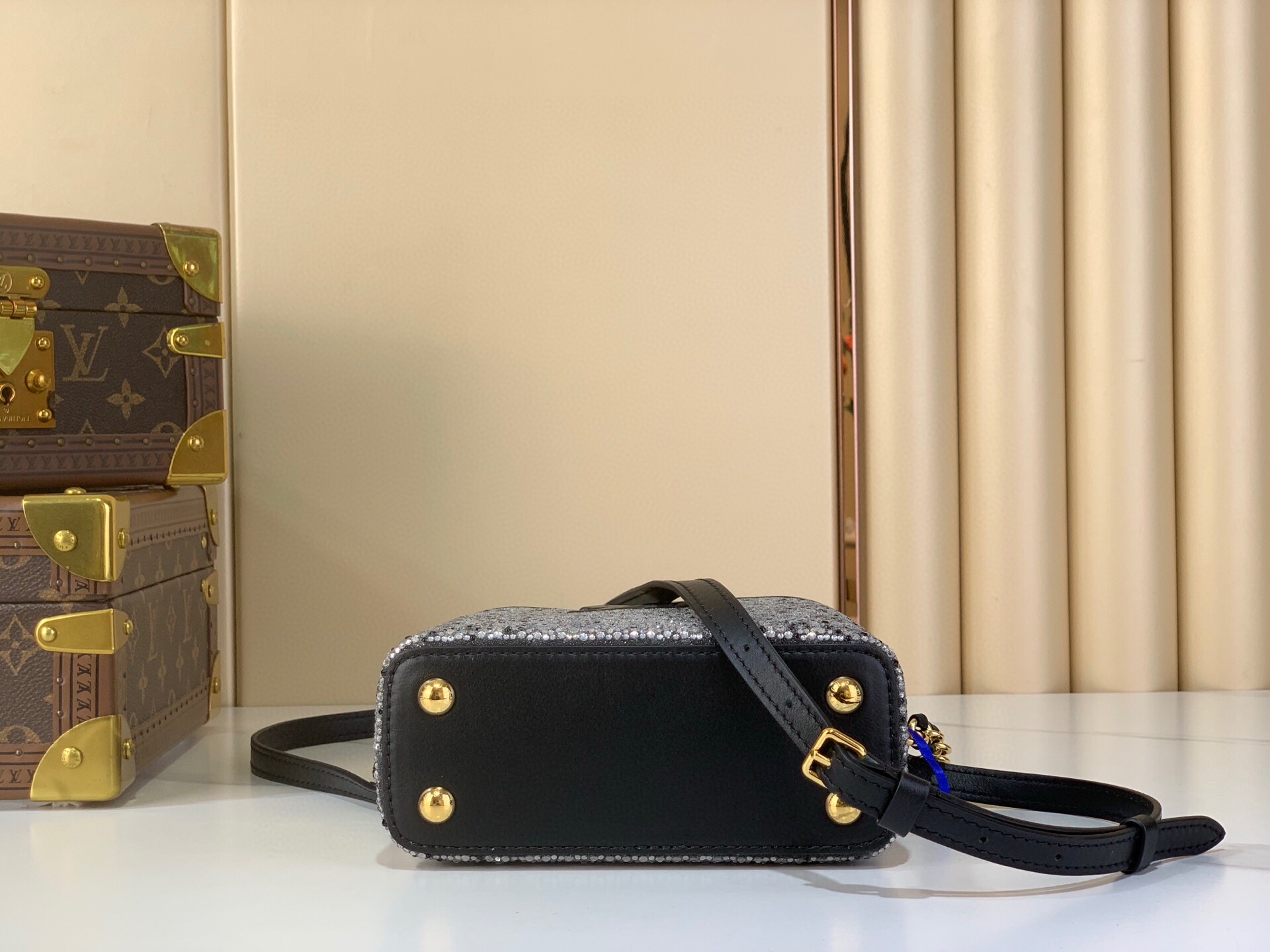 LV Style Beige Leather Top Handle Bag Bags Top Handle Bag detail image 4 from source 738368