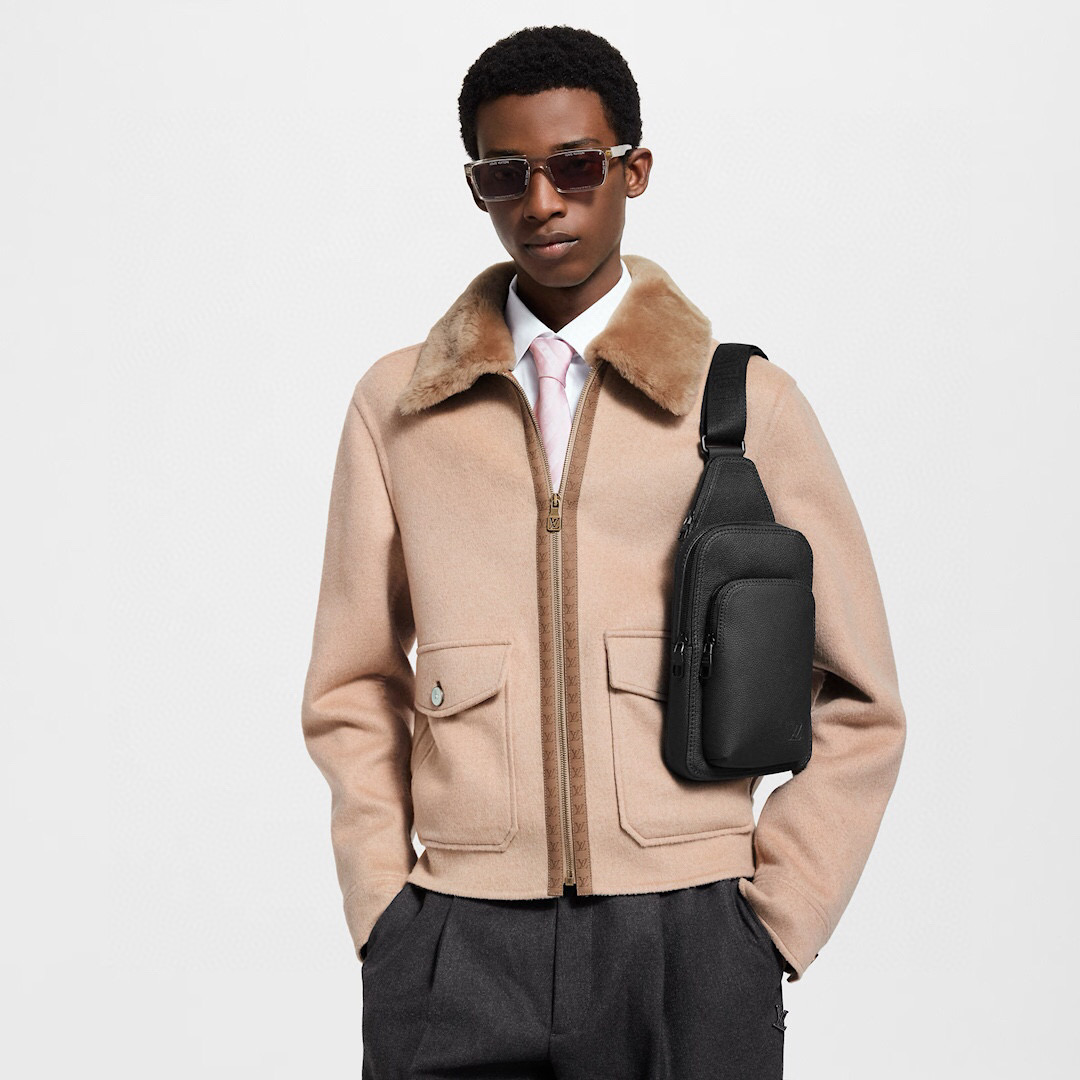 NO:552448,【Sac Avenue Slingbag M】m15255 black/business,19860909【Sac Avenue Slingbag M】m15255 黑色/商务,,Bag