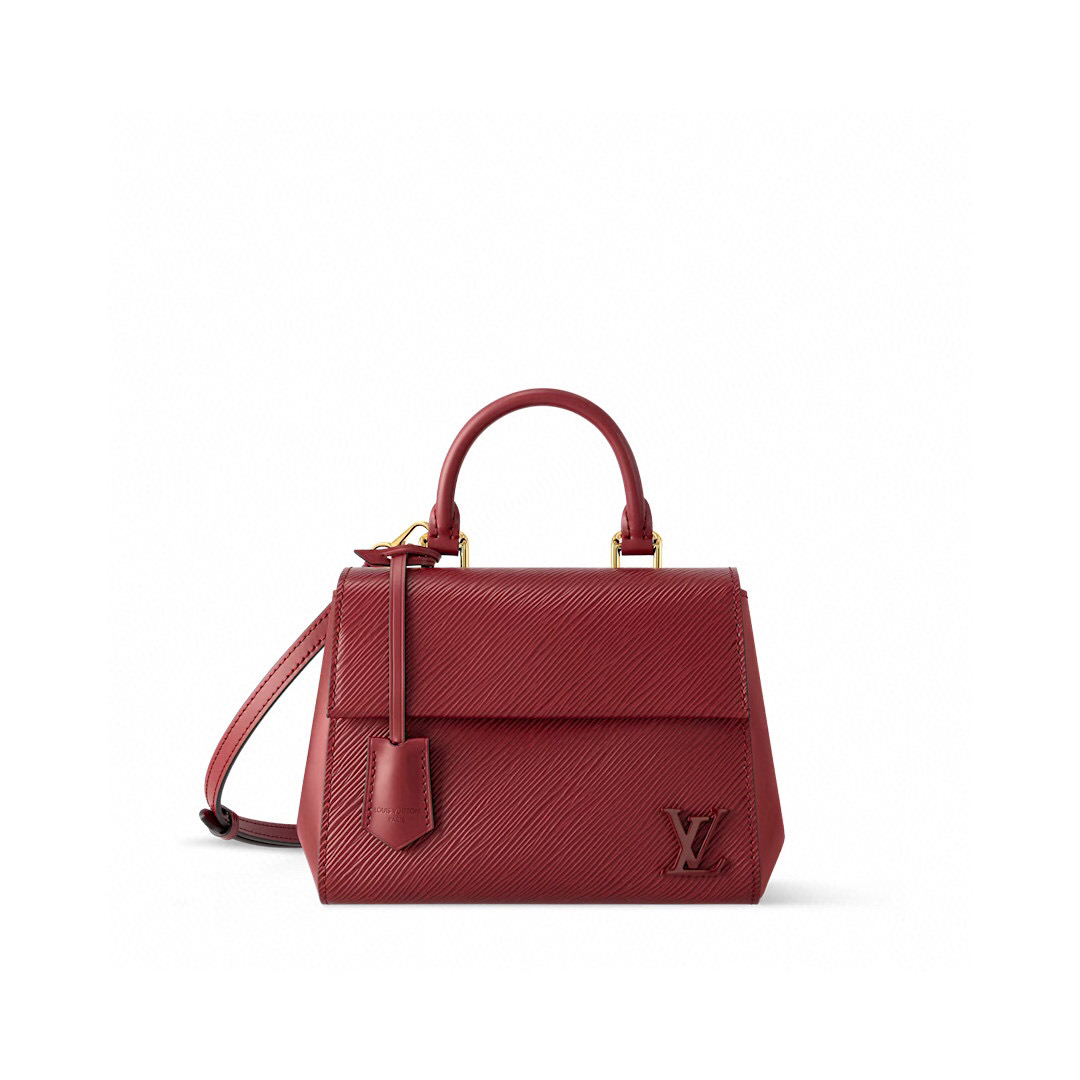 NO:552463,Top Original Order [Sac Cluny Mini] m15229 Maroon/Water Wave This Cluny mini bag is decorated with the iconic red lettering pattern, inspired by the La Beauté Louis Vuitton Bl collection. Evoking the pigment nuances of LV lipstick, this version is made of Ei leather with an elegant gold-tone metal finish and tonal LV initials. It has a removable shoulder strap that offers multiple wearing options, and a classic key bell that guarantees excellence in expertise.  Size 20x16x7.5 cm.7718085 (length x height x width),,louis vuitton,louis vuitton,mini bags19860909顶级原单【Sac Cluny Mini】 m15229 枣红色/水波纹 这款Cluny迷你包以标志性的红色字母图案装饰,灵感来自La Beauté Louis Vuitton Bl系列.唤起LV口红的色素细微差别,此版本由Ei皮革制成,具有优雅的金色金属饰面和色调的LV首字母.它有一个可拆卸的肩带,提供多种佩戴选择,以及一个经典的钥匙铃,保证了卓越的专业知识. 尺寸20x16x7.5厘米.7718085（长度x高度x宽度）,,louis vuitton,louis vuitton,mini bags,Bag