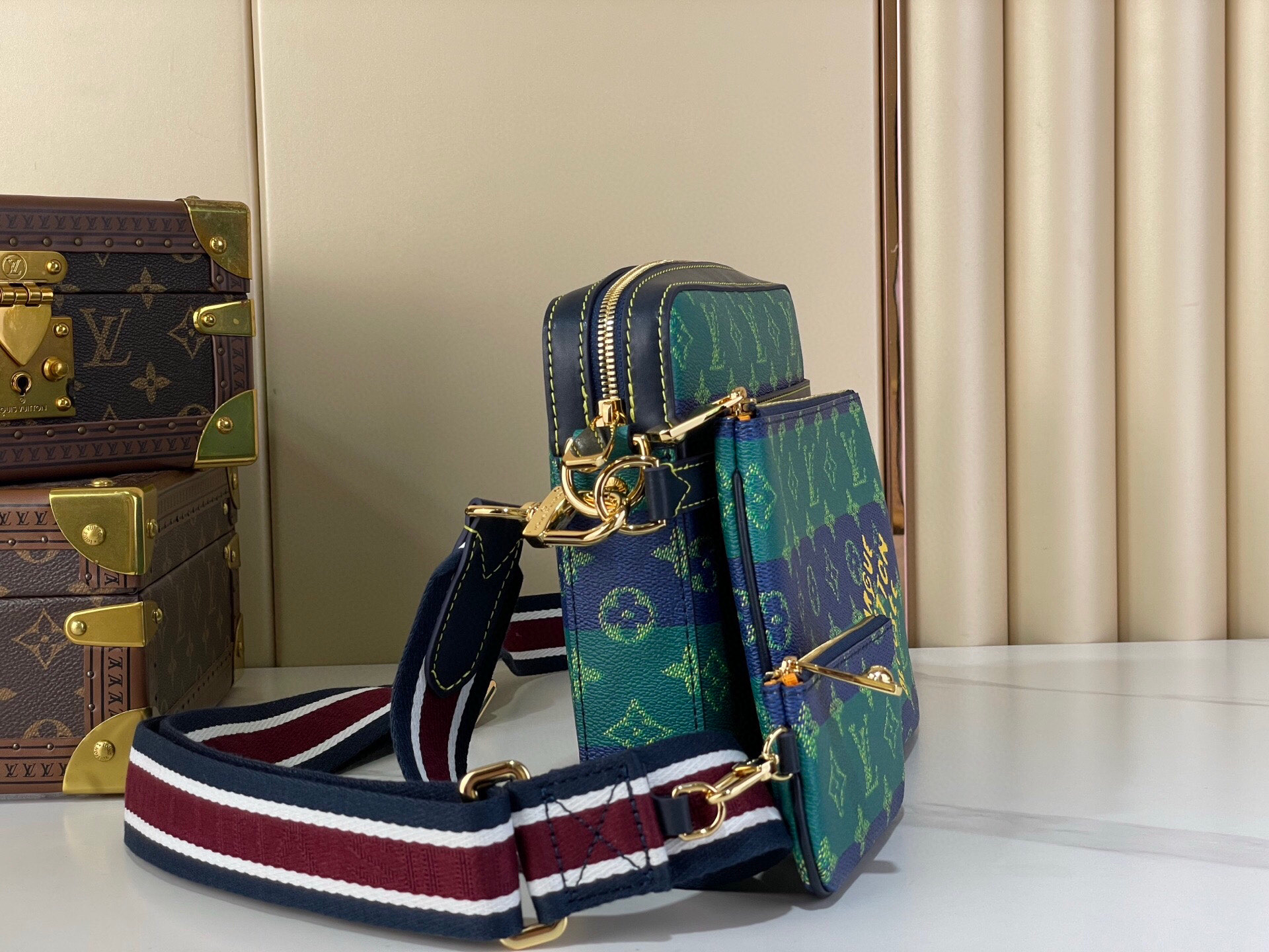 LV Style Beige Leather Messenger Bag Lookbook Reference image 2