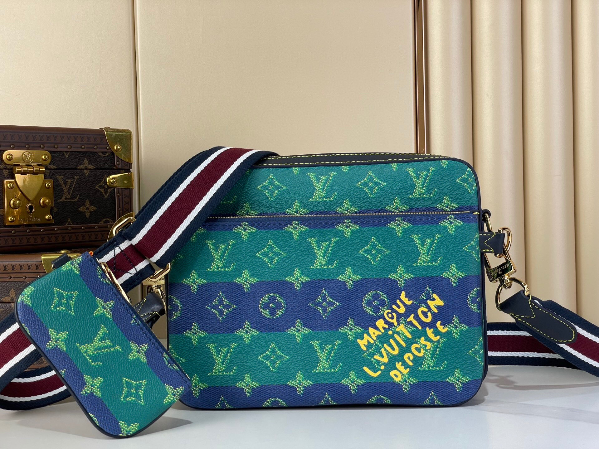 LV Style Beige Leather Messenger Bag Lookbook Reference image 1