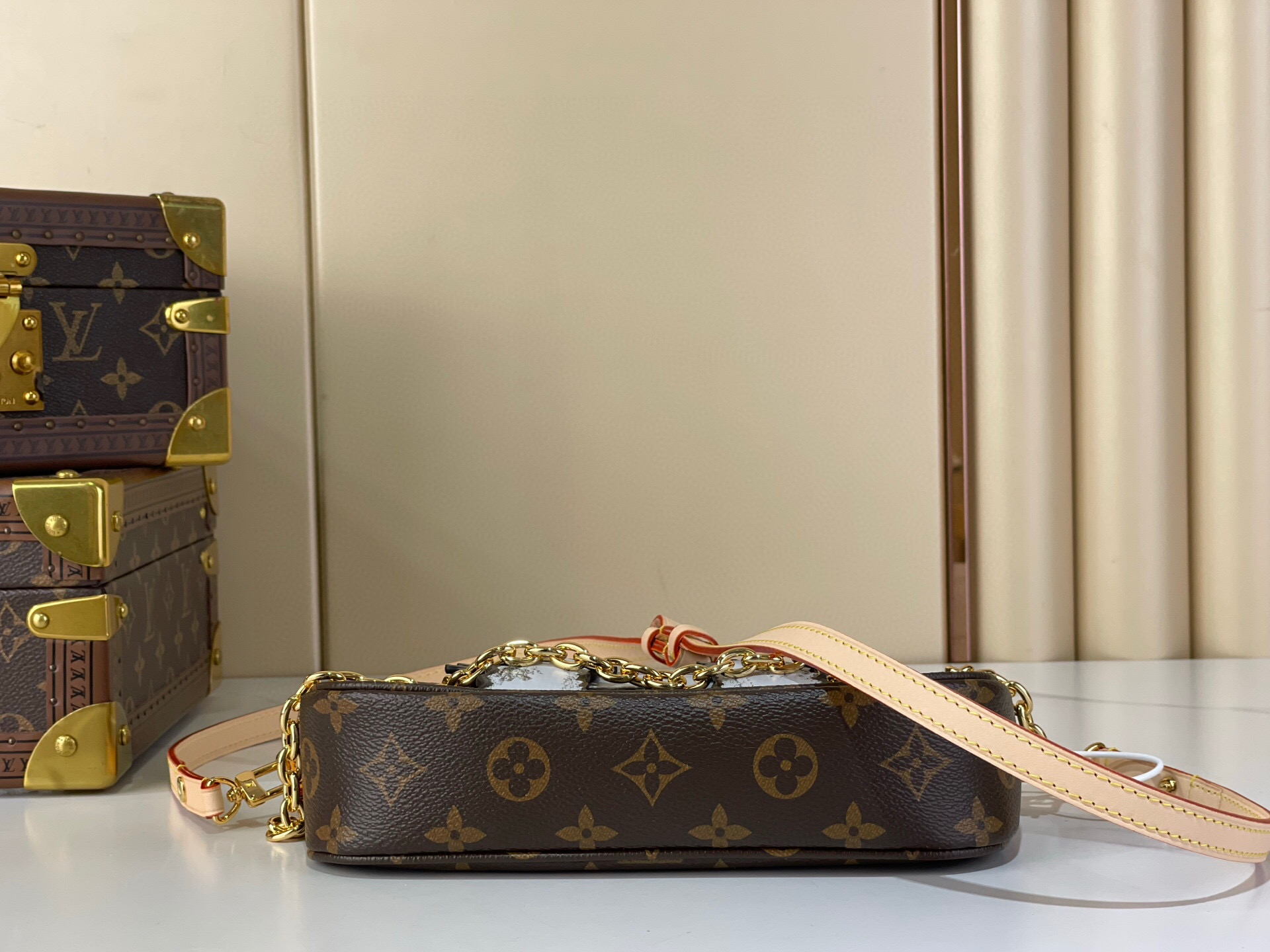 LV Style Beige Top Handle Bag style reference detail image 4 from source 738345
