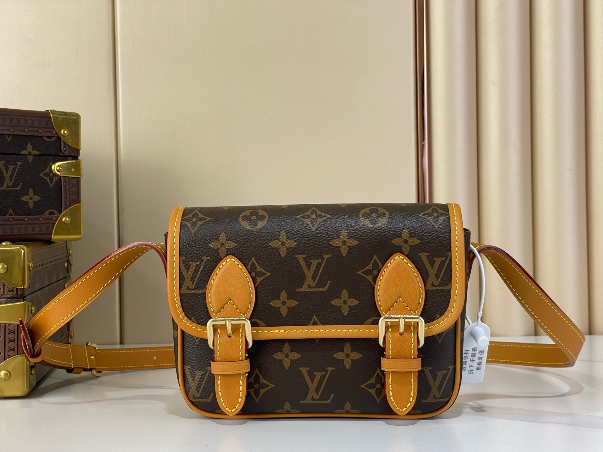 LV Style Beige Leather Messenger Bag Lookbook Reference image 1