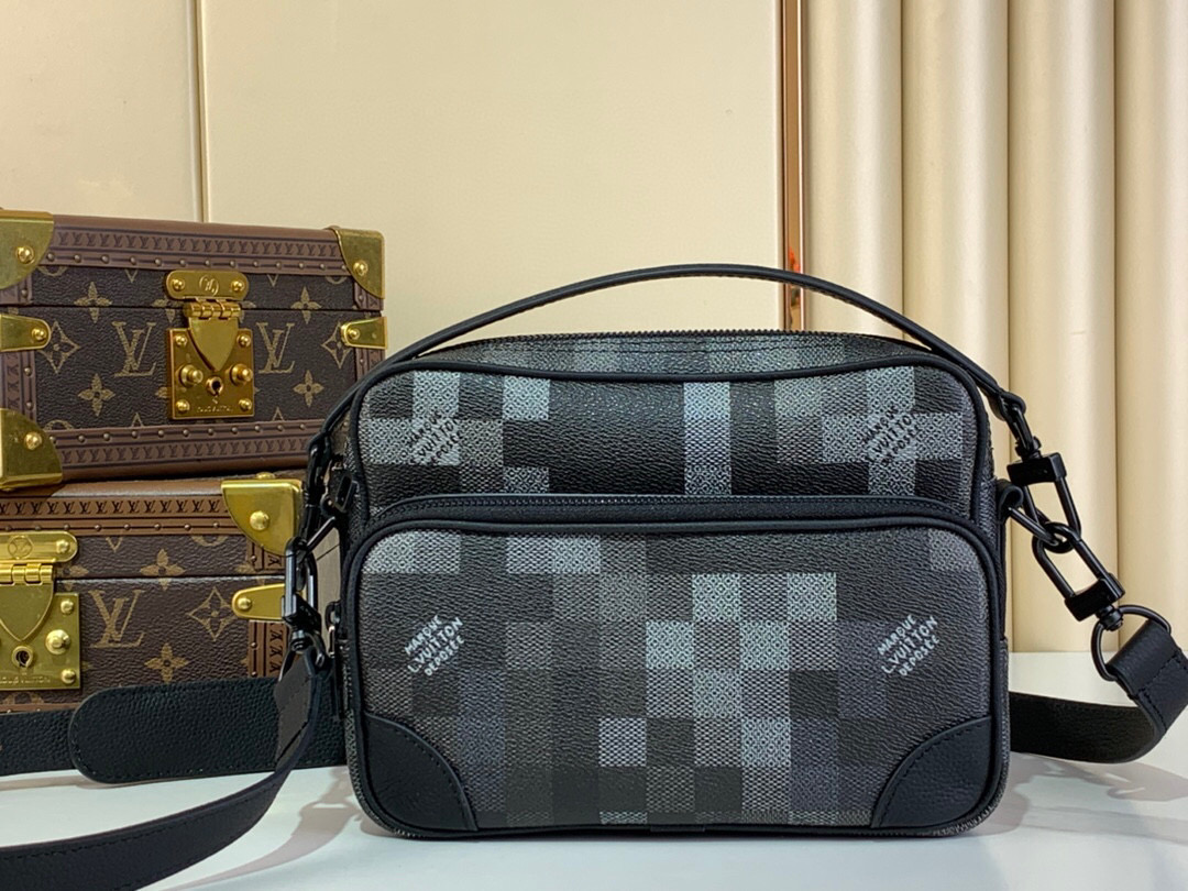 LV Style Black Canvas Messenger Bag Lookbook Reference image 1