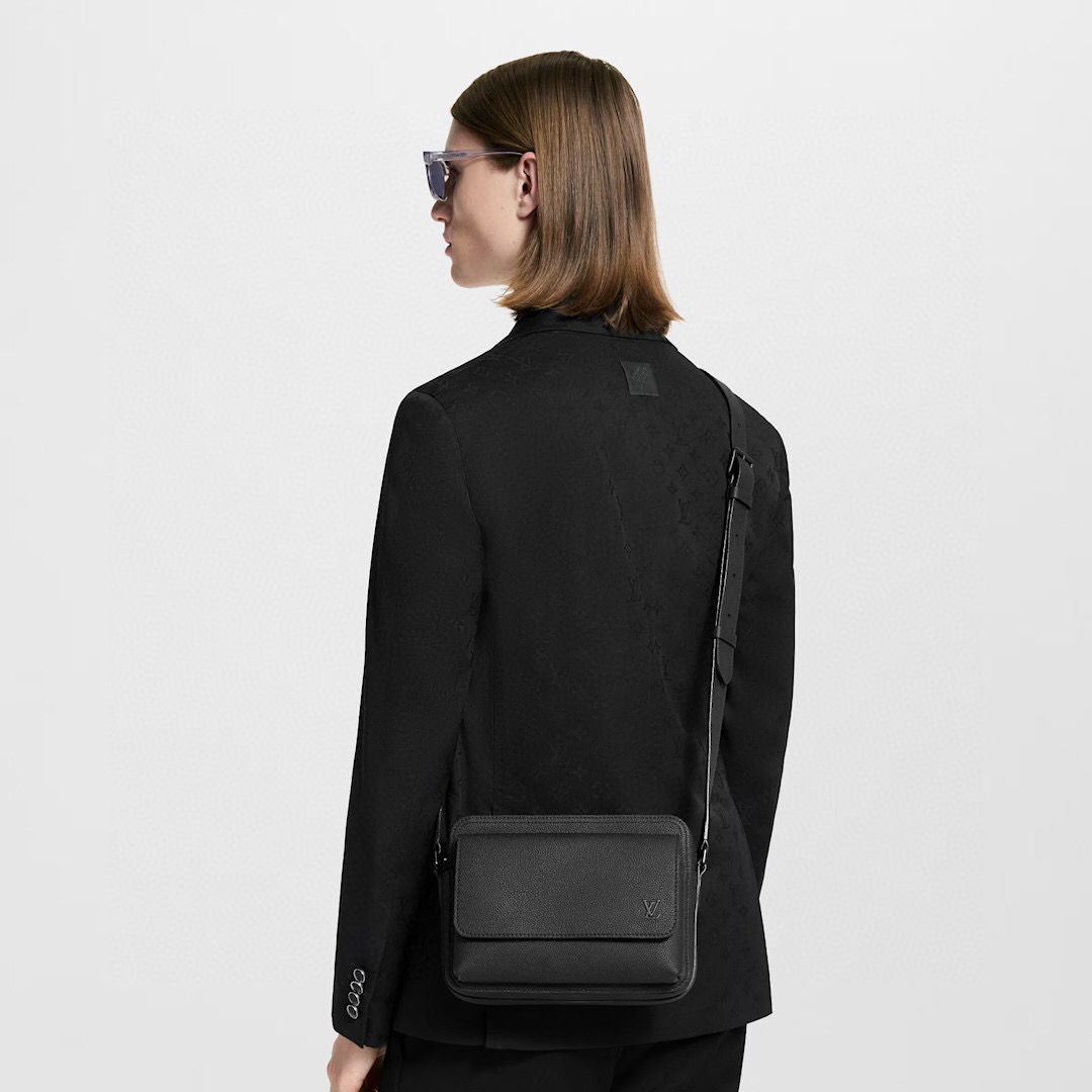 NO:575099,[BOARDING messenger bag] m15265 black/business,19860909【BOARDING 邮差包】 m15265 黑色/商务,,Bag