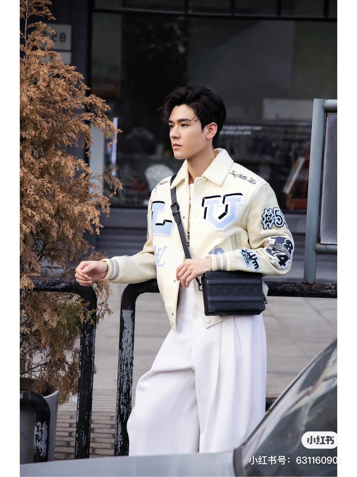 NO:581610,【HANDLE SOFT TRUNK handbag】 m59163 black (embossed),19860909【HANDLE SOFT TRUNK 手袋】 m59163 黑色（压花）,,Bag