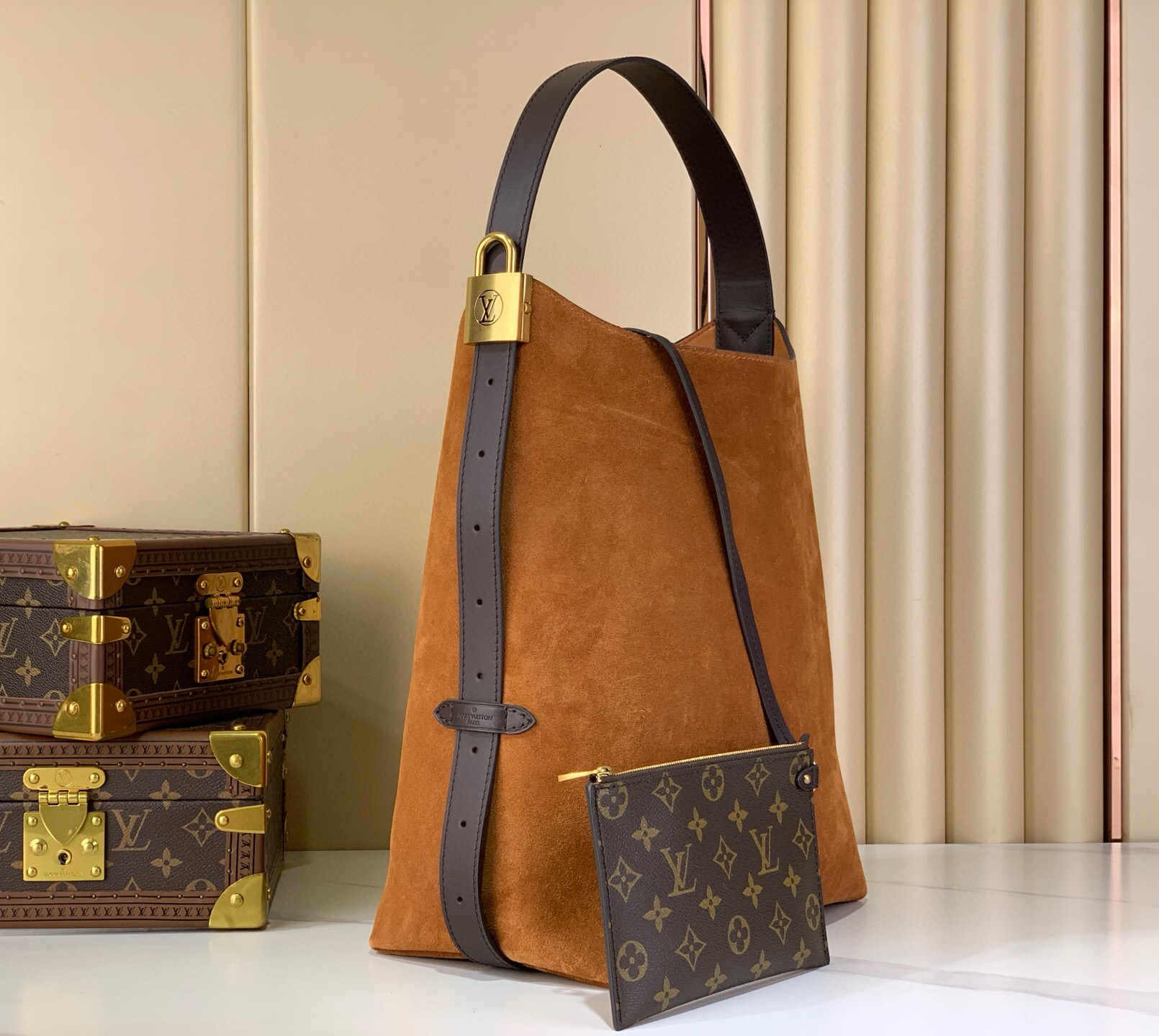 LV Style Brown Leather Hobo Bag Lookbook Reference image 2