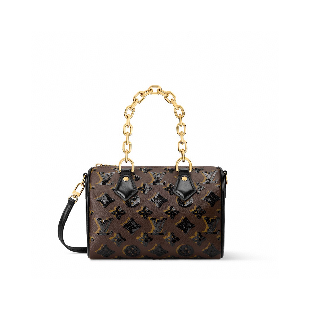 NO:585879,Duty-free all-steel [SEEDY BANDOULIRE 20 handbag] m26314 sequins This Monogram Sequins version of the Seedy Bandoulière 20 gx handbag is from the LV Ski series. The canvas bag is embellished with sparkling sequins, creating a deep light and shadow effect like a solar eclipse. The dazzling thick chain upgrades the elegant style, and the leather shoulder strap is convenient for cross-body wear, making it a perfect choice for dinner occasions. Size 15 x 13 x  20.5 cm 7419085 (height x width x length),,louis vuitton19860909免税全钢【SEEDY BANDOULIRE 20 手袋】 m26314 亮片 本款 Monogram Sequins 版本 Seedy Bandoulière 20 gx手袋出自 LV Ski 系列,为帆布包身点缀闪耀亮片,营造日食般的深邃光影效果.耀目粗链条升级典雅格调,皮革肩带方便斜挎,成就晚宴场合佳选. 尺寸15 x 13 x 20.5 厘米 7419085 (高 x 宽 x 长度),,louis vuitton,Bag