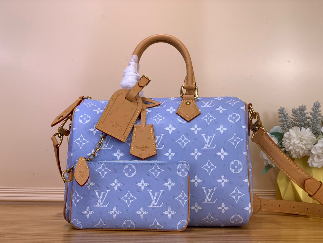 NO:602784,[SEEDY 9 BANDOULIRE30 Handbag] M14064 taro purple (ostrich pattern) This Seedy 9 Bandoulière 30 Monogram leather handbag uses soft cow leather to convey a luxurious texture. The Monogram print imitates the Monogram elements on the canvas. Polished metal parts, sheepskin lining and built-in signage highlight creative director Harrell Williams' focus on exquisite details. Size 30 x  17x21 cm (length x height x width),,cowhide,sheepskin19860909【SEEDY 9 BANDOULIRE30 手袋】M14064芋紫色（鸵鸟纹） 本款 Seedy 9 Bandoulière 30 Monogram 皮革手袋以柔软牛皮革传递华贵质感.Monogram 印花临摹帆布上的Monogram 元素.抛光金属件、羊皮革内衬与内置标牌彰显创意总监harrell Williams 对考究细节的专注. 尺寸30 x 17x21厘米(长度x高x宽),,cowhide,sheepskin,Bag