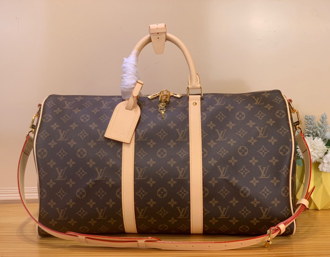 NO:602810,Top original item [Keeall Bandoulière 50] M41416 travel bag made of Monogram Eclise Reverse hx canvas, metal parts and bright leather trimming to light up the structure. The travel-on-board design has a sophisticated lining, and the zippered inner pocket is convenient for storing valuables. Size 50x 29x 22 cm. 6617075,,versace19860909顶级原单【Keeall Bandoulière 50】M41416 旅行袋取材 Monogram Eclise Reverse hx帆布,金属件和明丽皮革饰边点亮构型.随行登机设计拥有考究内衬,拉链内袋方便收纳贵重物品. 尺寸50x 29x 22厘米.6617075,,versace,Bag