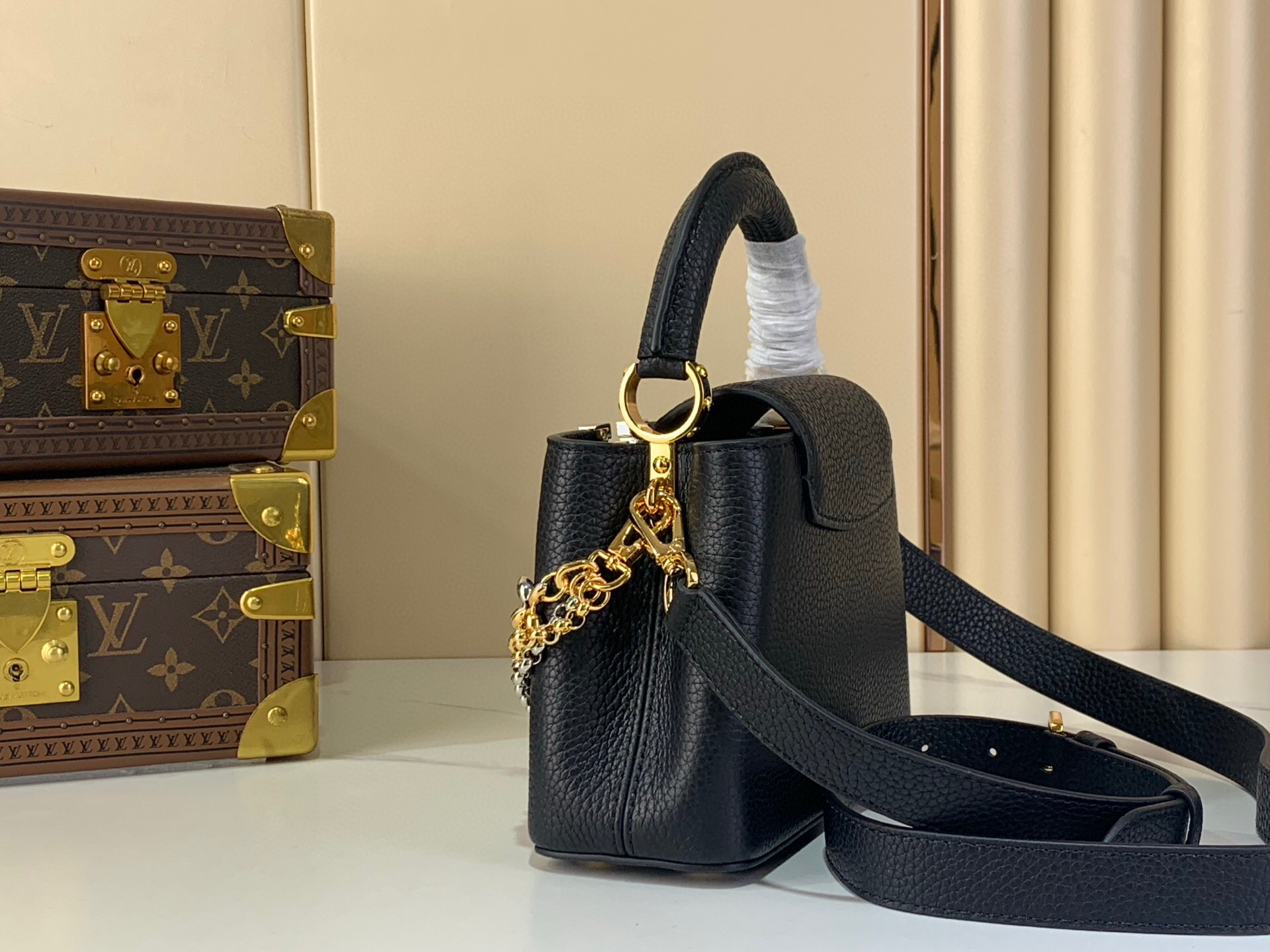 LV Style Black Leather Top Handle Bag Lookbook Reference image 2