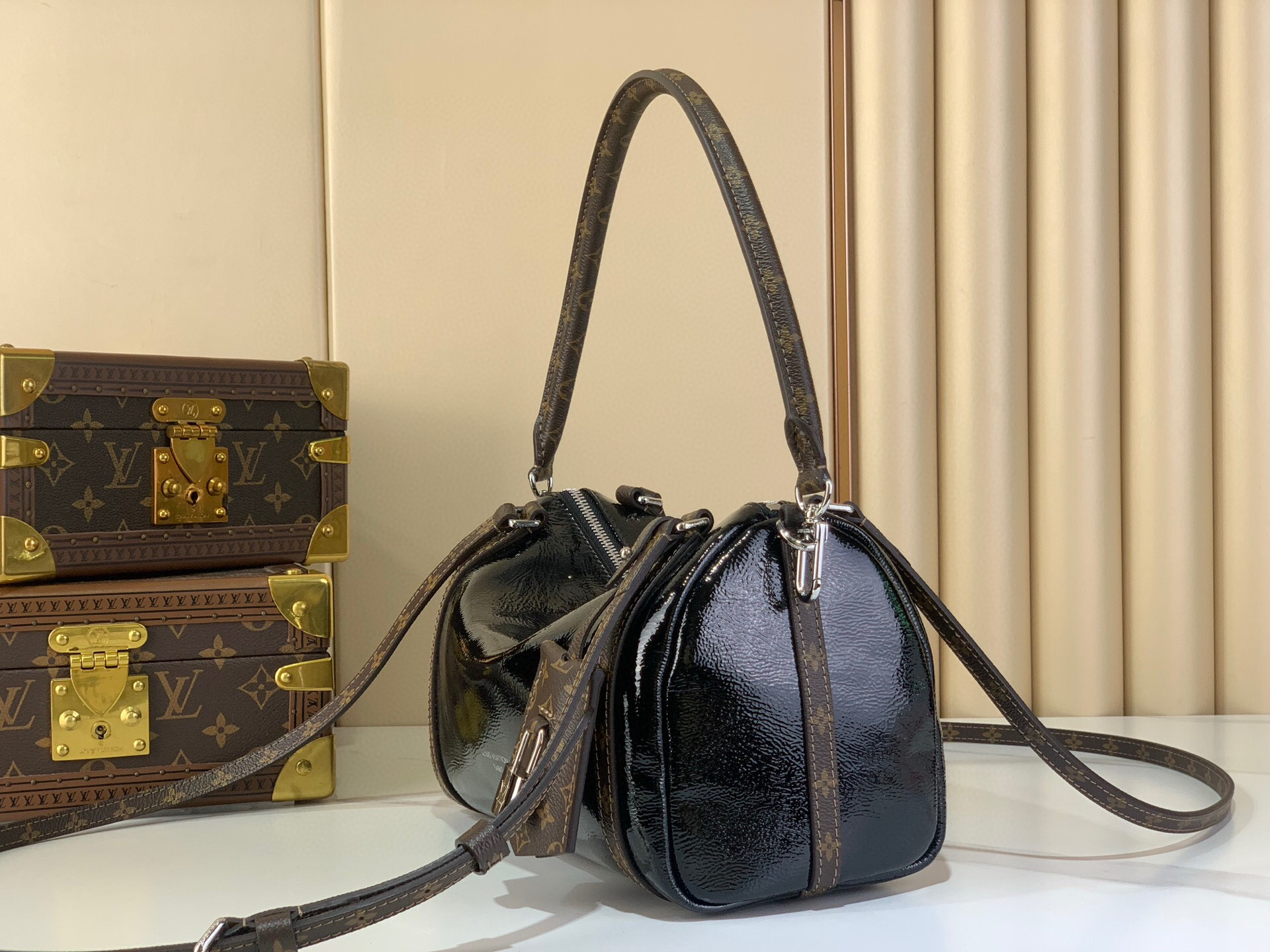 LV Style Black Leather Travel Bag Lookbook Reference image 2