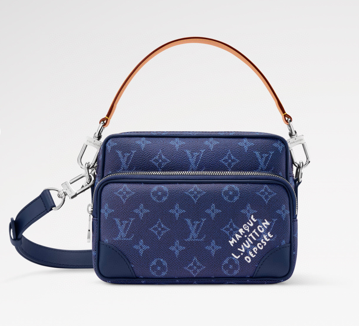 NO:602898,Top original item [NIL handbag] m27232 yellow/print m26823 blue This Nil crossbody bag is made of Monogram Heritage hx canvas with a retro shape, with a main compartment, an inner patch pocket and a zippered front pocket. The top leather handle and shoulder strap are detachable, providing a variety of carrying options. The front pocket Marque L.Vuitton Déosée print adds a classic style. Size 17.5 x 11  x 25 cm 5516065 (height x width x length), satchels, crossbody bags19860909顶级原单【NIL 手袋】 m27232 黄色/印花 m26823 蓝色 本款 Nil 斜挎包以 Monogram Heritage hx帆布塑就复古构型,搭配主隔层、内贴袋与拉链前袋.顶部皮革手柄与肩带均可拆卸,提供多样背携选择.前袋 Marque L.Vuitton Déosée 印花再添经典格调. 尺寸17.5 x 11 x 25 厘米 5516065 (高 x 宽 x 长度),,satchels,crossbody bags,Bag