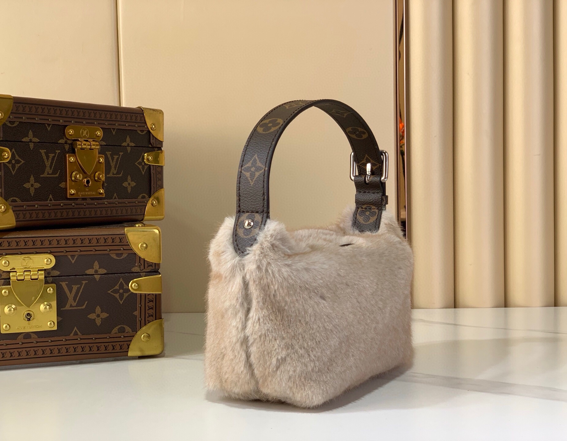 LV Style White Leather Clutch Lookbook Reference image 2