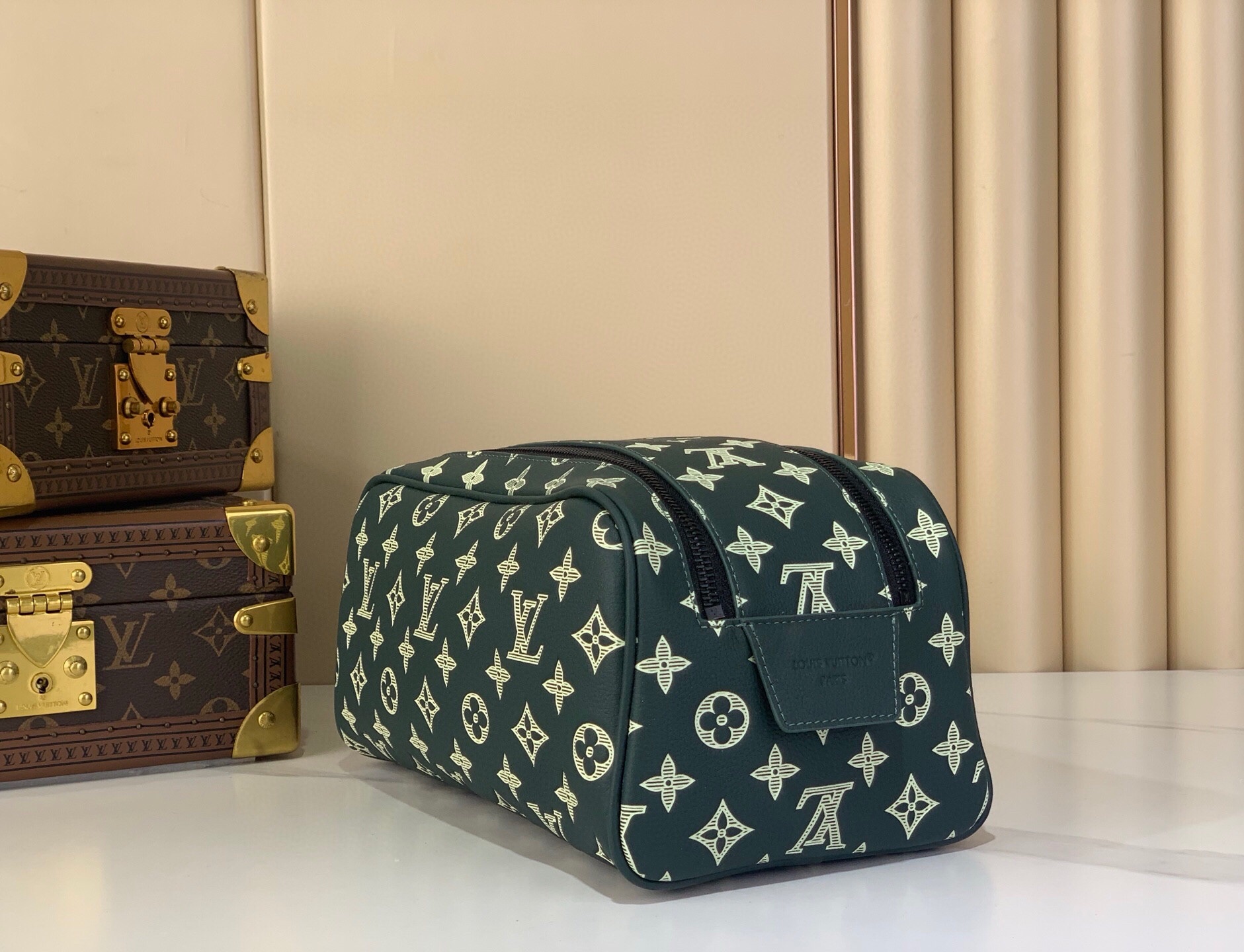 LV Style Beige Leather Toiletry Bag Lookbook Reference image 2