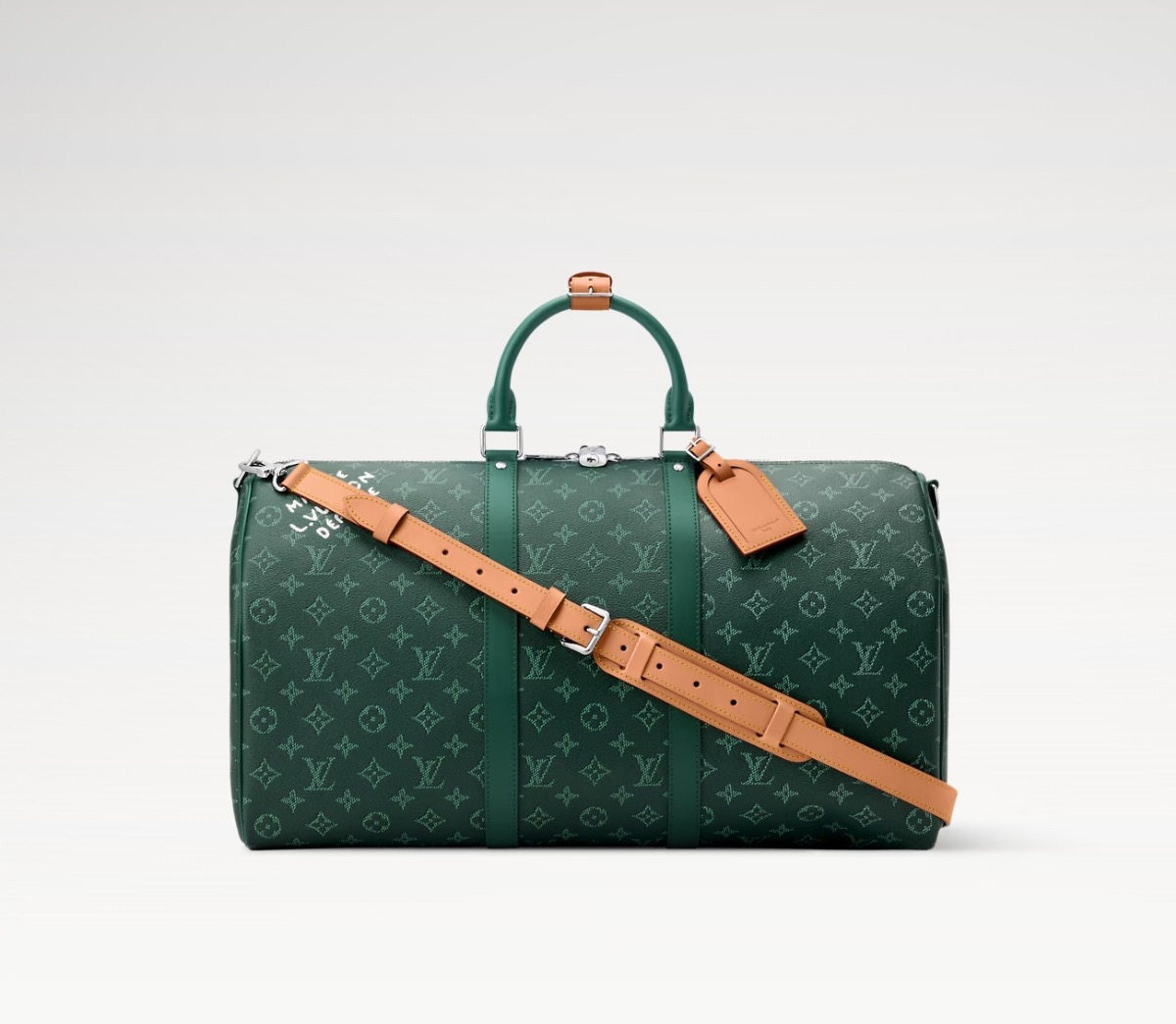 NO:622736,Top original item [Keeall Bandoulière 50 travel bag] M26865 orange flower 26864 blue flower 26866 green flower (silk screen) Dip-dyed in bright colors for Monogram Heritage gx canvas, complementing cowhide trim, leather shoulder straps and removable name tag, with cotton lining. Marque L.Vuitton Déosée  The logo pays tribute to Louis Vuitton's rich heritage. Dimensions 29 x 23 x 50 cm. 6918075,,louis vuitton,cowhide19860909顶级原单【Keeall Bandoulière 50 旅行袋】M26865 橙花色 26864 蓝花色 26866 绿花色（丝印） 为 Monogram Heritage gx 帆布浸染鲜明色彩,与牛皮革饰边、皮革肩带和可拆卸名牌相辅相成,搭配棉质内衬.Marque L.Vuitton Déosée 标识致意路易威登的悠久传承. 尺寸 29 x 23 x 50厘米.6918075,,louis vuitton,cowhide,Bag