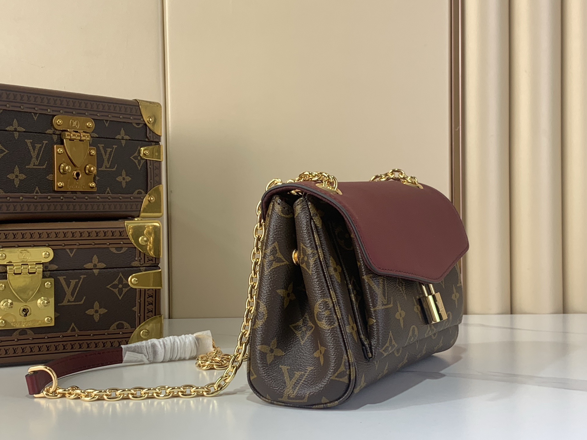 LV Style Black Leather Top Handle Bag Lookbook Reference image 2