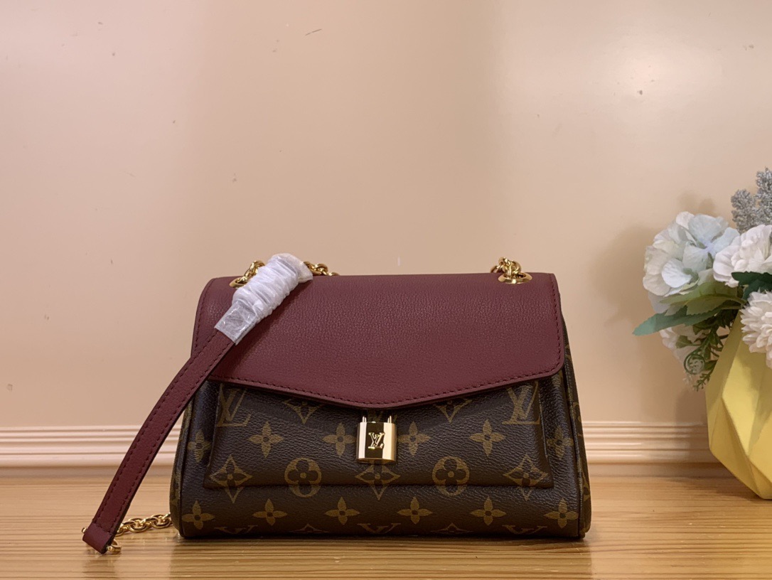 NO:622658,Top original item [Sac Saint-Germain BB] m26398 Presbyopia/Black m27067 Presbyopia/Fuchsia Named after the sophisticated and artsy Saint-Germain district of Paris, this BB size bag is a chic option, ideal for both day and night. It is made of Monogram lt canvas, trimmed with leather and adorned with a gold padlock that pays homage to Louis Vuitton's archival luggage. The sliding chain allows for a variety of styles, from cross-worn to hand-worn.  Dimensions 24x17x9 cm 5616065 (length x height x width),,louis vuitton,saint laurent19860909顶级原单【Sac Saint-Germain BB】 m26398 老花/黑色 m27067 老花/紫红色 这款BB尺寸的包得名于巴黎精致而艺术的圣日耳曼区,是一个别致的选择,白天和晚上都是理想的选择.它由Monogram lt帆布制成,饰有皮革装饰,并装饰有金色挂锁,向路易威登的档案行李致敬.滑动链允许多种风格,从交叉佩戴到手穿. 尺寸24x17x9厘米 5616065（长度x高度x宽度）,,louis vuitton,saint laurent,Bag